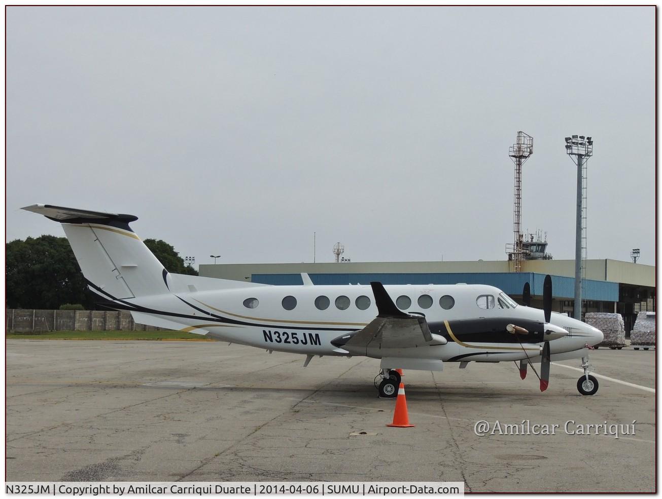 N325JM, 1999 Raytheon 350 Super King Air (B300) C/N FL-235, Landed at SUMU