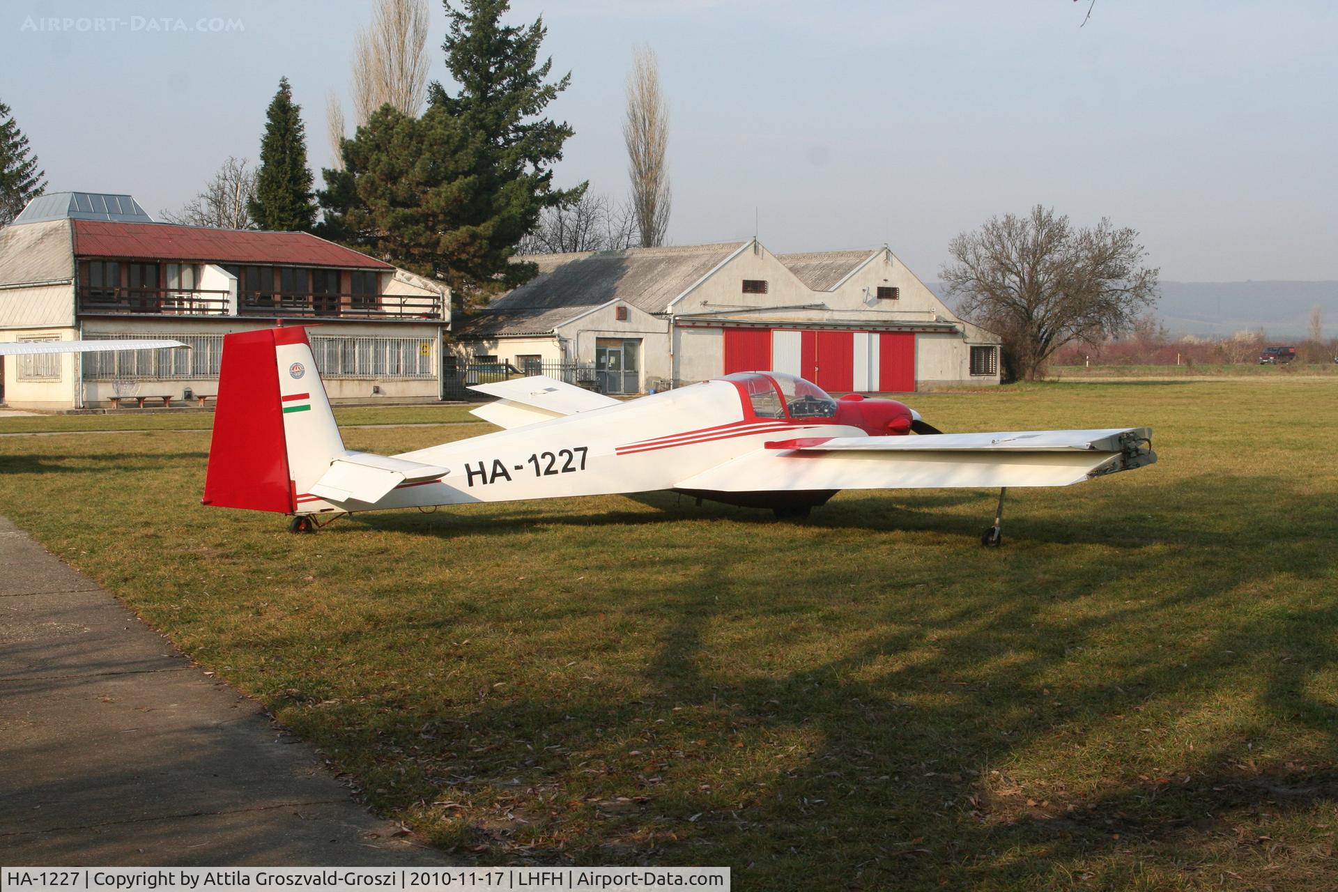 HA-1227, 1976 Scheibe SF-25E Super Falke C/N 4312, LHFH, Farkashegy Airport, Hungary