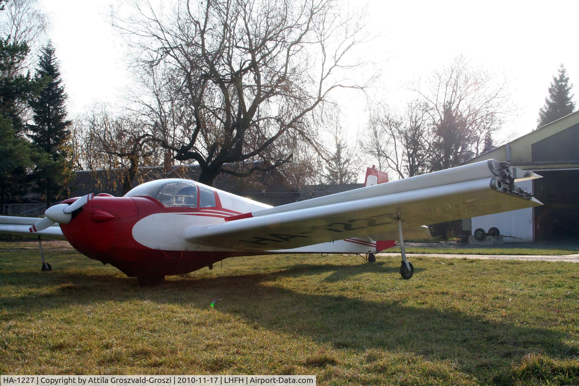 HA-1227, 1976 Scheibe SF-25E Super Falke C/N 4312, LHFH, Farkashegy Airport, Hungary