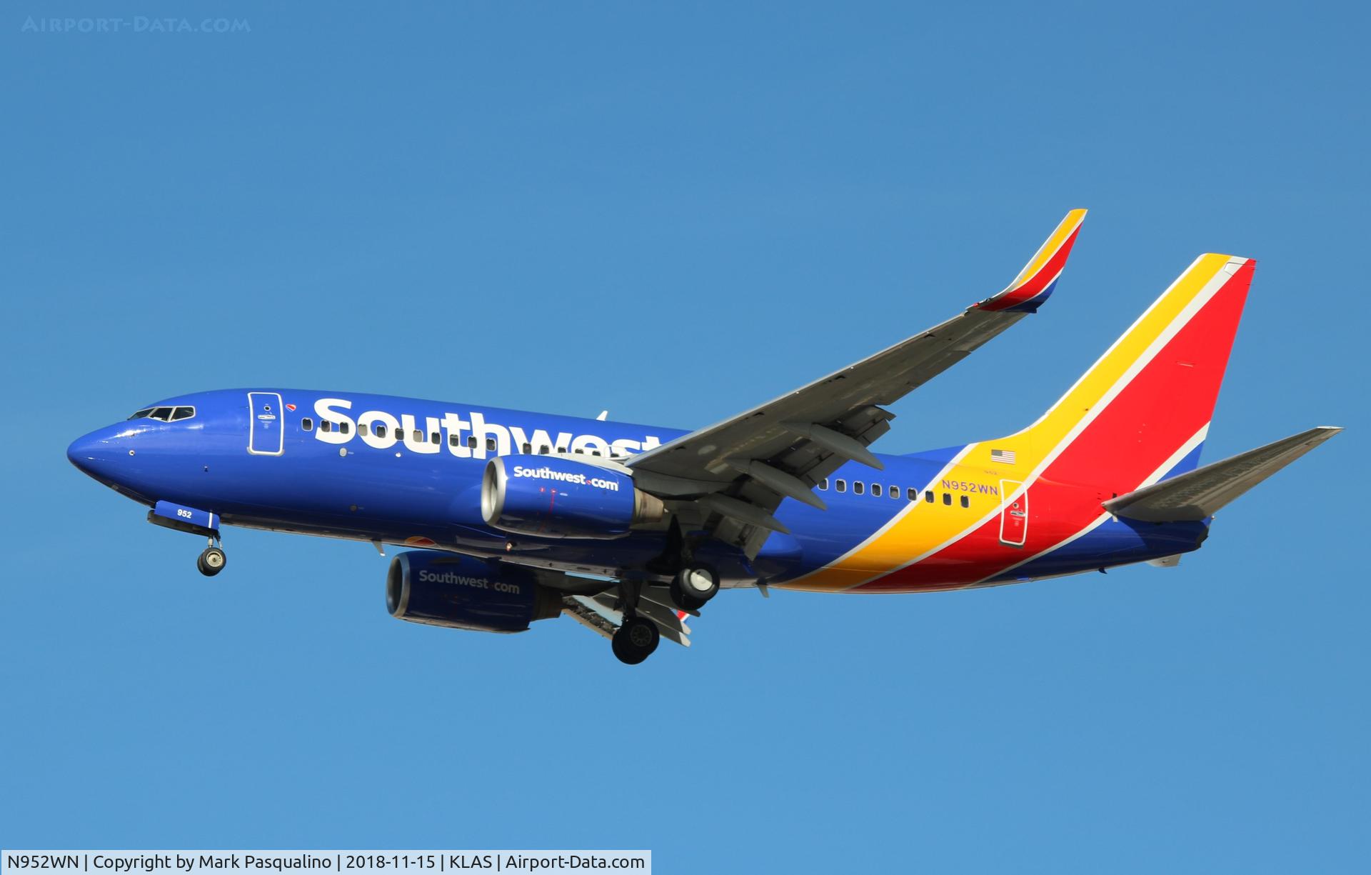 N952WN, 2010 Boeing 737-7H4 C/N 36667, Boeing 737-7H4