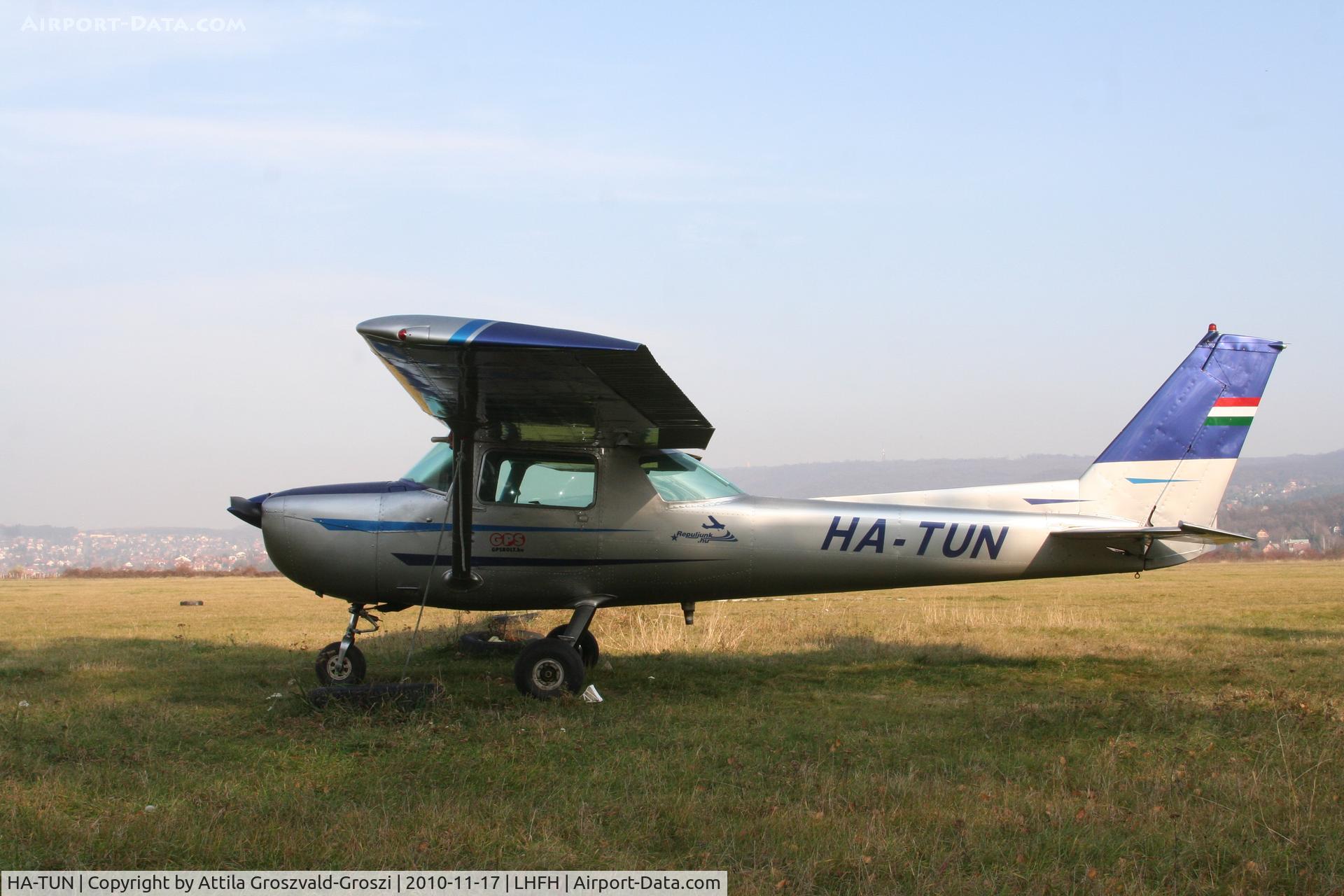 HA-TUN, 1976 Cessna 150M C/N 15078359, LHFH, Farkashegy Airport, Hungary