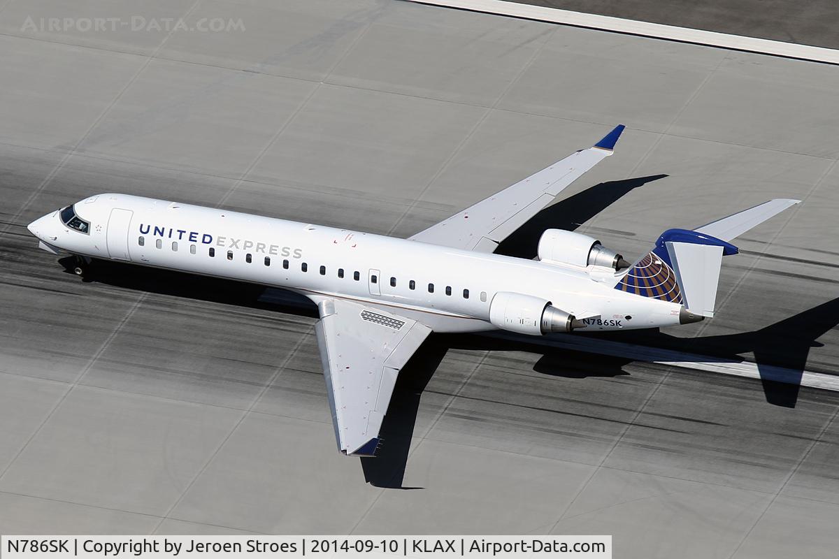 N786SK, 2009 Bombardier CRJ-700 (CL-600-2C10) Regional Jet C/N 10286, KLAX