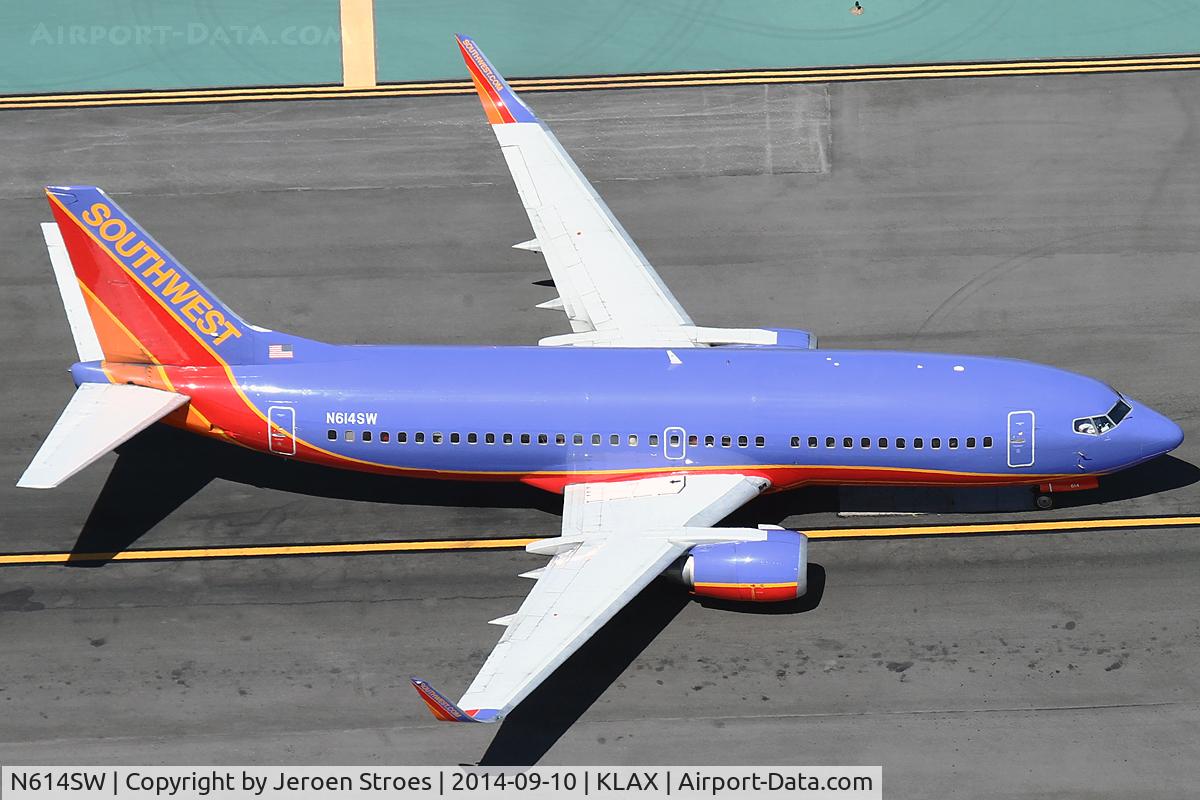 N614SW, 1995 Boeing 737-3H4 C/N 28033, KLAX