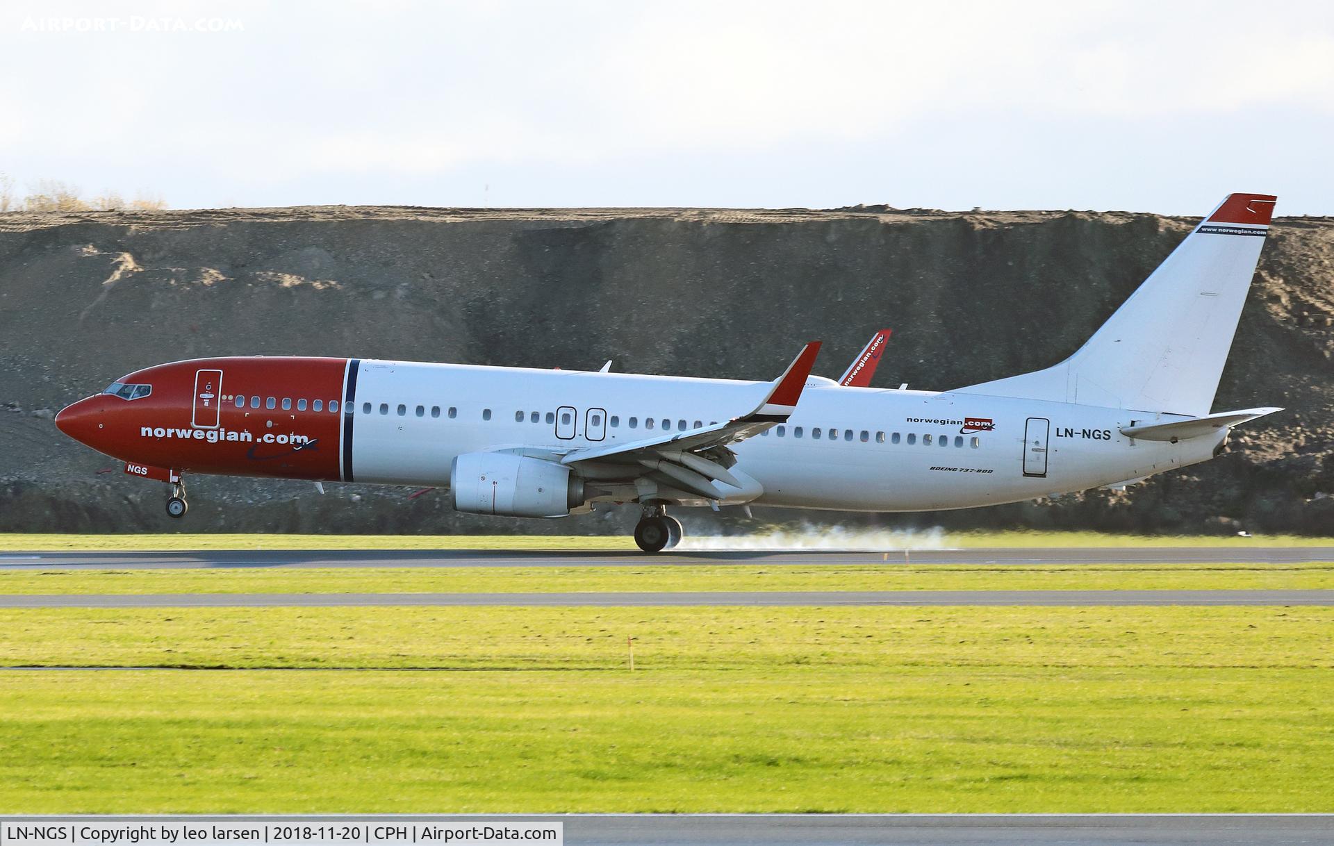 LN-NGS, 2014 Boeing 737-8JP C/N 39029, Copenhagen 20.11.2018 now without tail motif