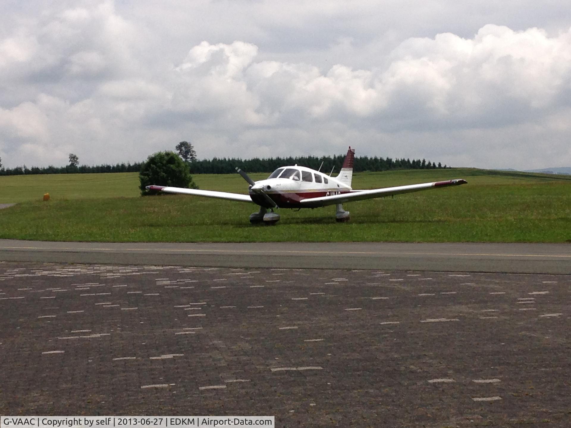 G-VAAC, 2000 Piper PA-28-181 Cherokee Archer III C/N 2843398, super to fly to, Meschede-Schueren Airfield/flugplatz
nice people