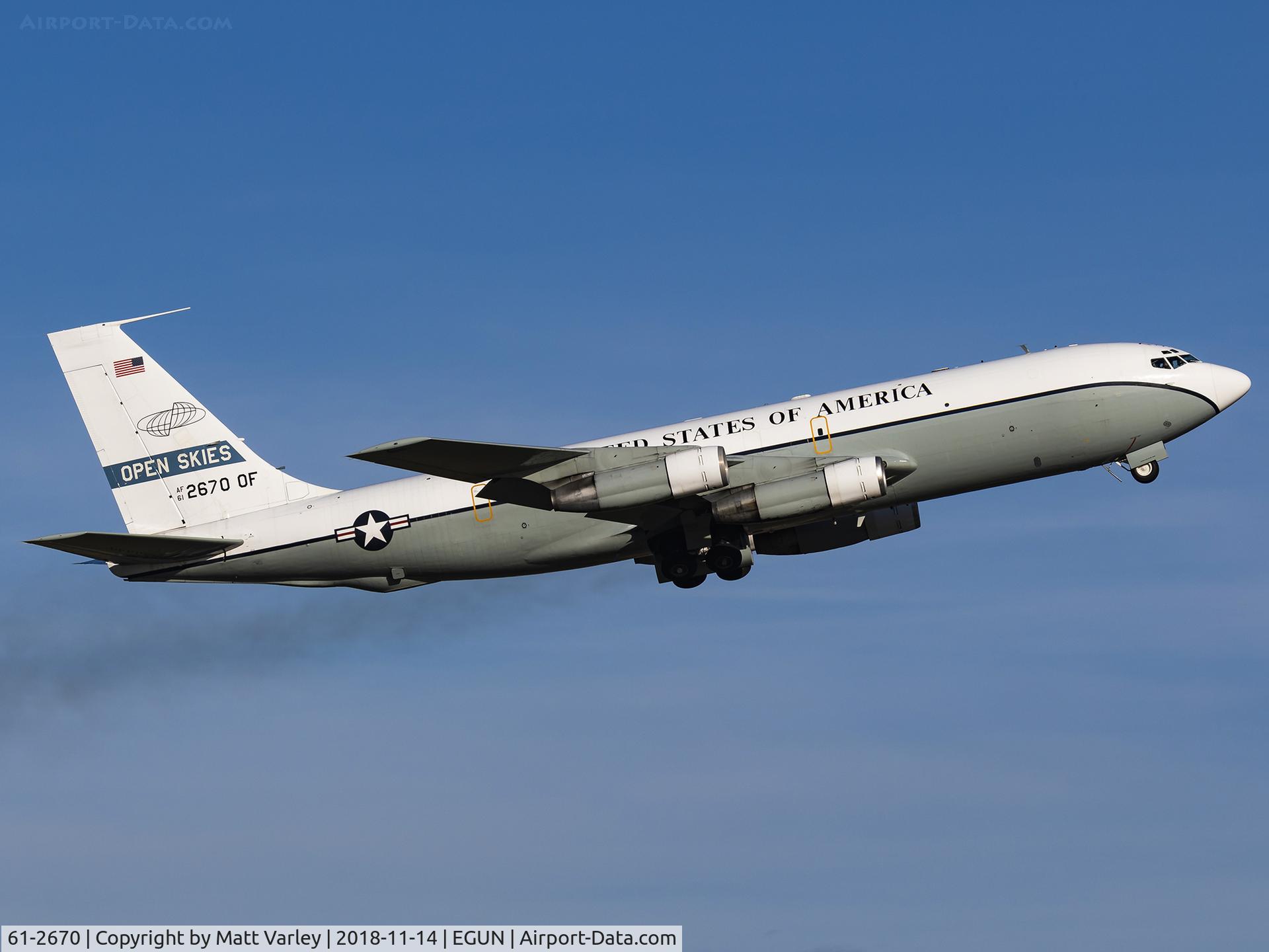61-2670, 1961 Boeing OC-135B Stratolifter C/N 18346, Departing