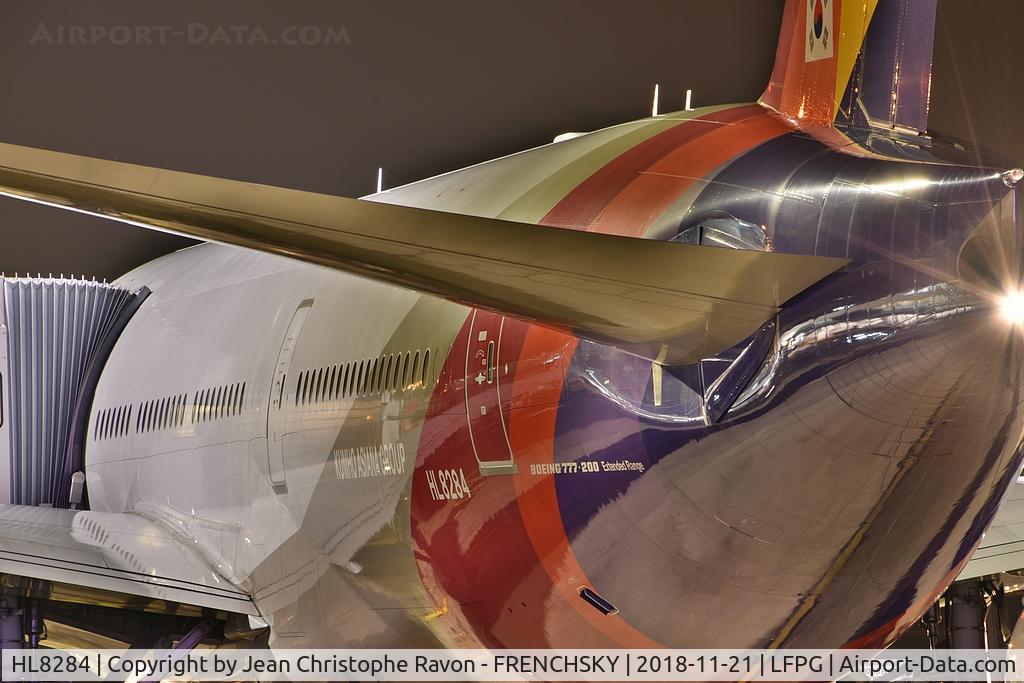 HL8284, 2013 Boeing 777-28E/ER C/N 40199, Asiana Airlines OZ502 Paris (CDG) to Seoul (ICN) at terminal 1