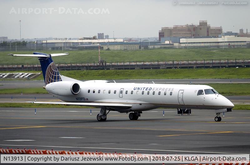 N13913, 2001 Embraer ERJ-145LR (EMB-145LR) C/N 145438, Embraer ERJ-145LR (EMB-145LR) - United Express (ExpressJet Airlines)   C/N 145438, N13913