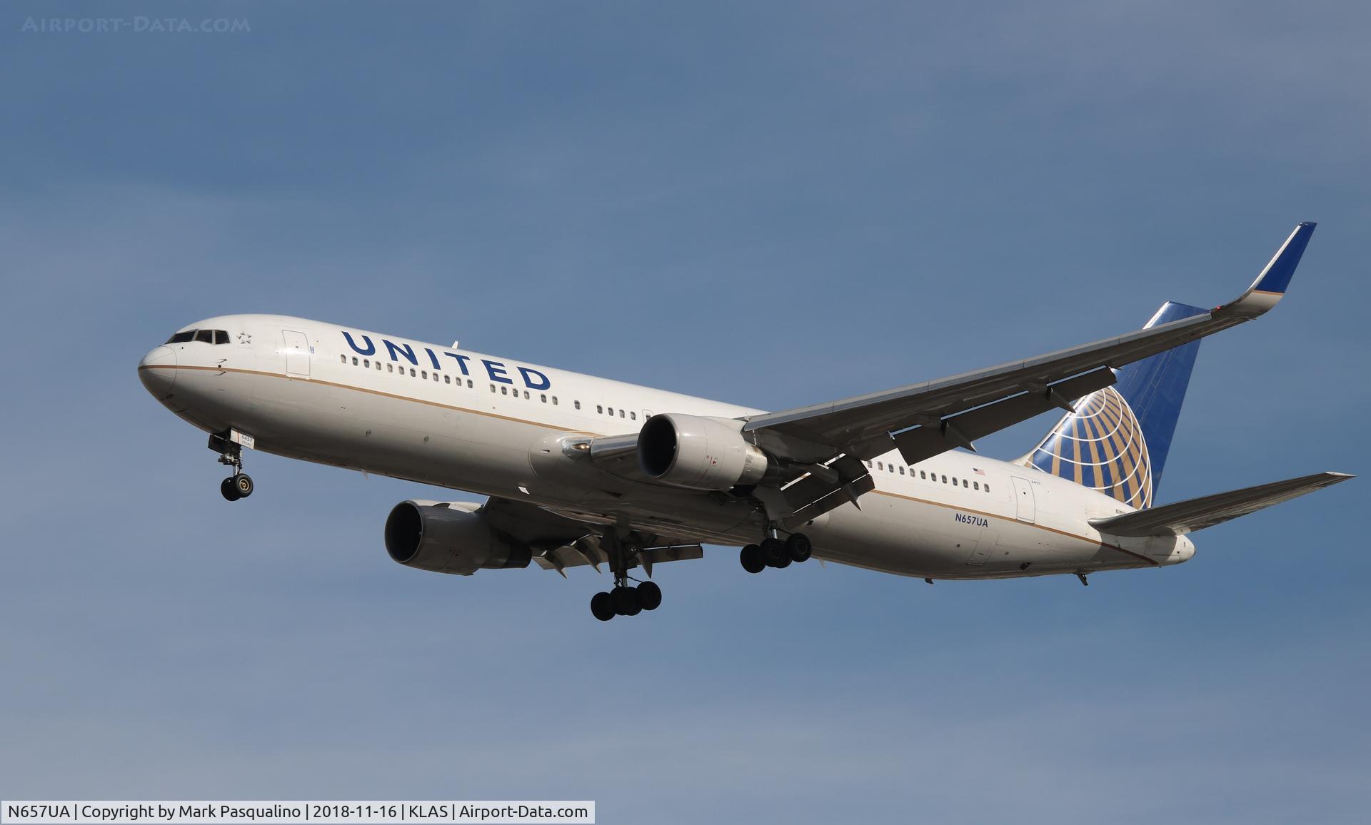 N657UA, 1993 Boeing 767-322 C/N 27112, Boeing 767-322