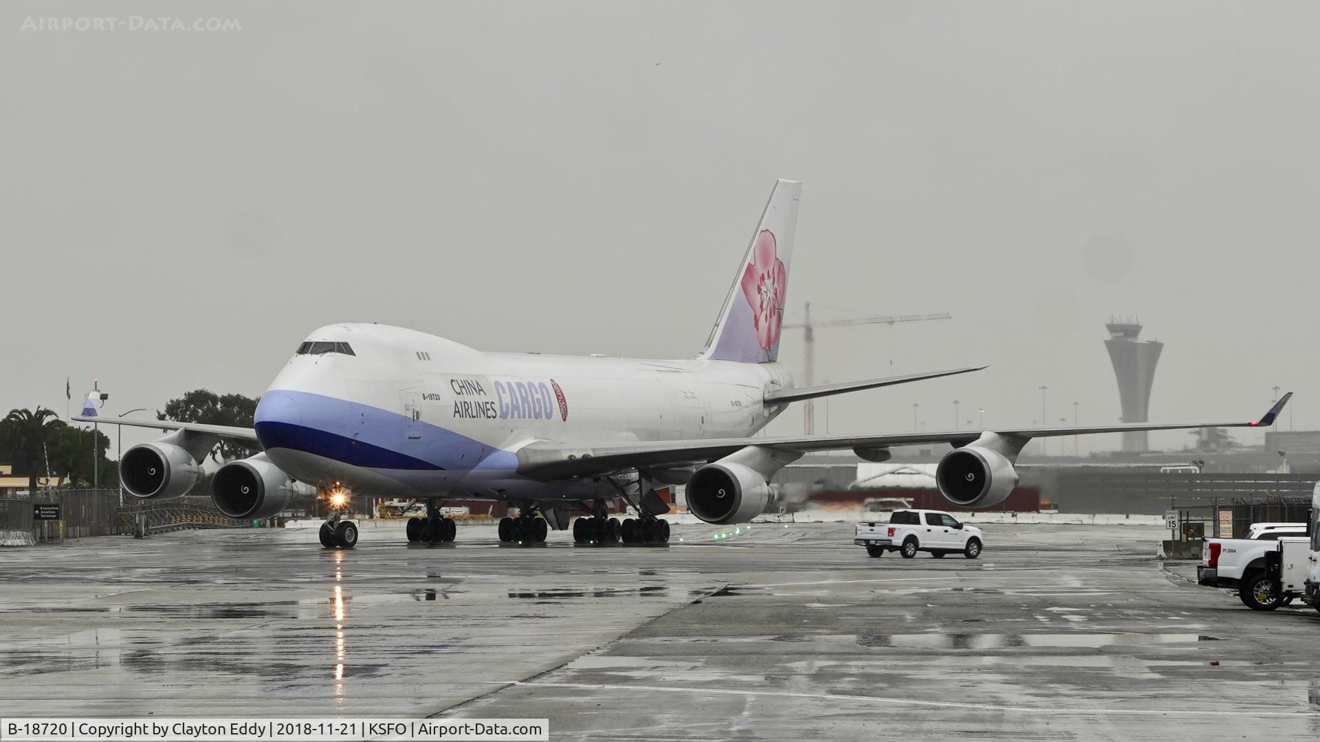 B-18720, 2005 Boeing 747-409F/SCD C/N 33733, First rain of the season. SFO 2018.