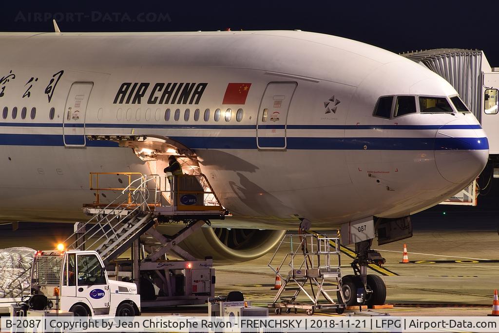 B-2087, 2011 Boeing 777-39L/ER C/N 38672, CA933/934 from and to Beijing (PEK) at CDG Terminal 1