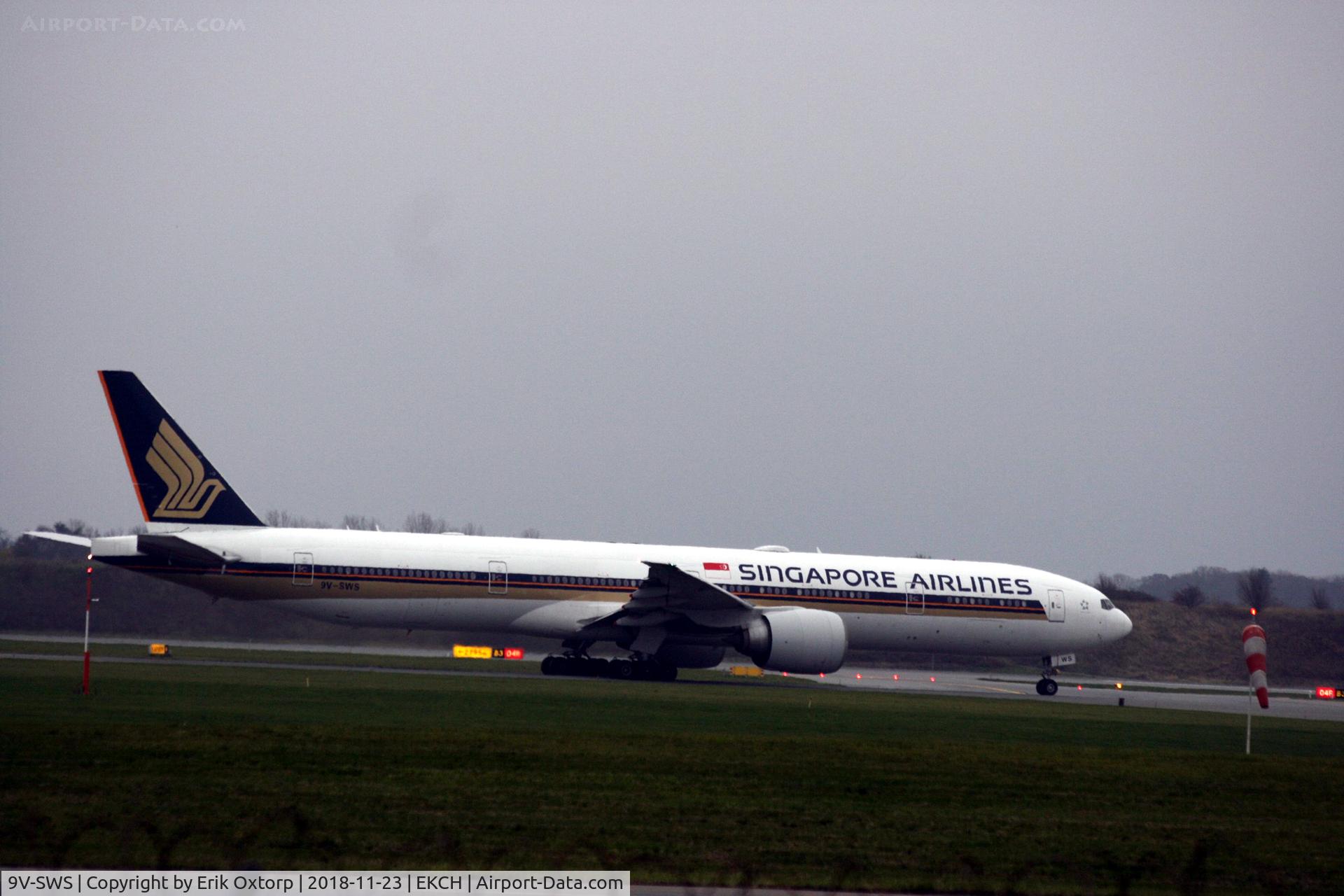 9V-SWS, 2008 Boeing 777-312/ER C/N 34584, 9v-SWS taxing for takeoff rw 04R