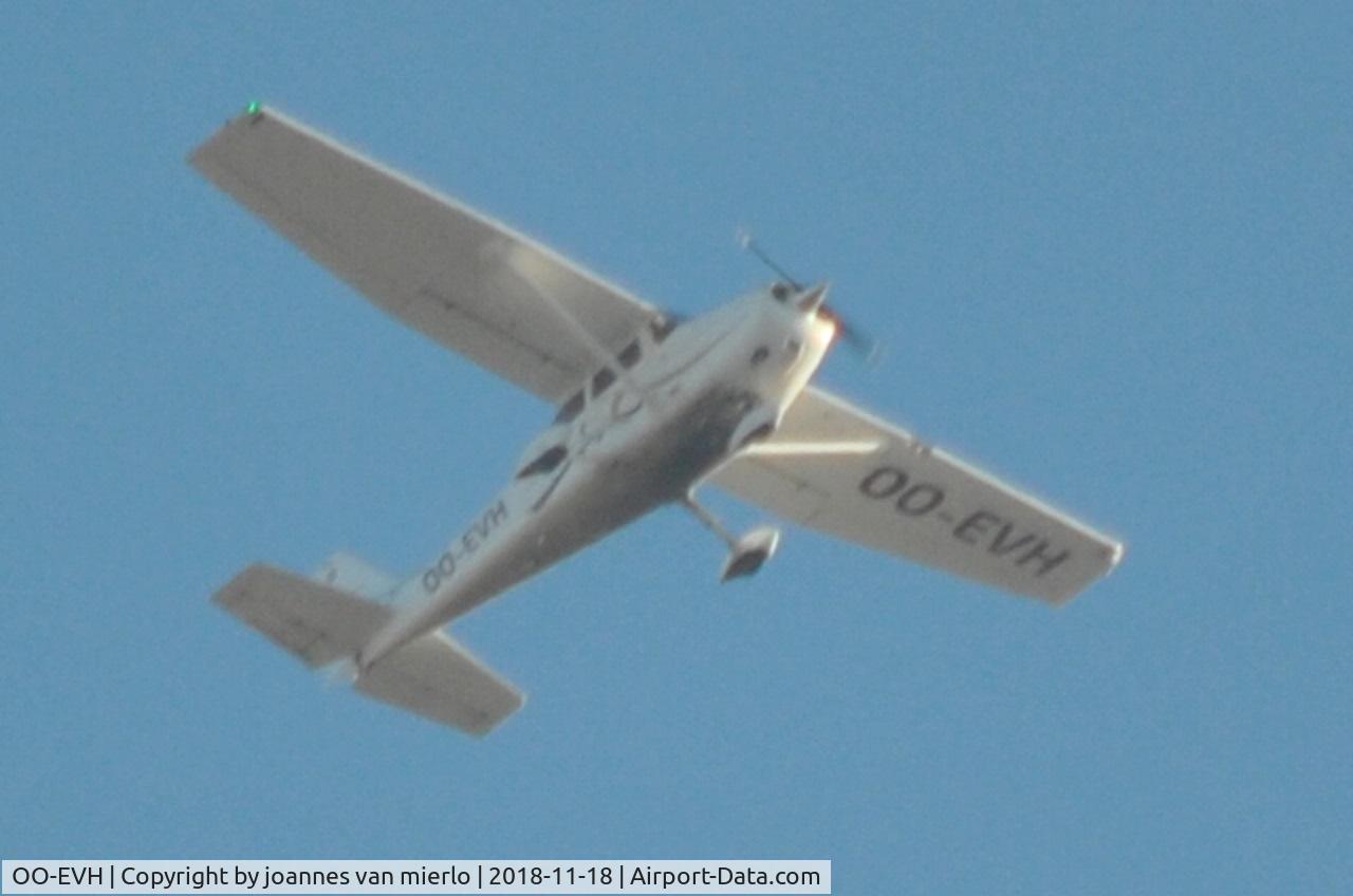 OO-EVH, 2008 Cessna 172S Skyhawk SP C/N 172S10755, Passing over Ghent, Belgium NOV18