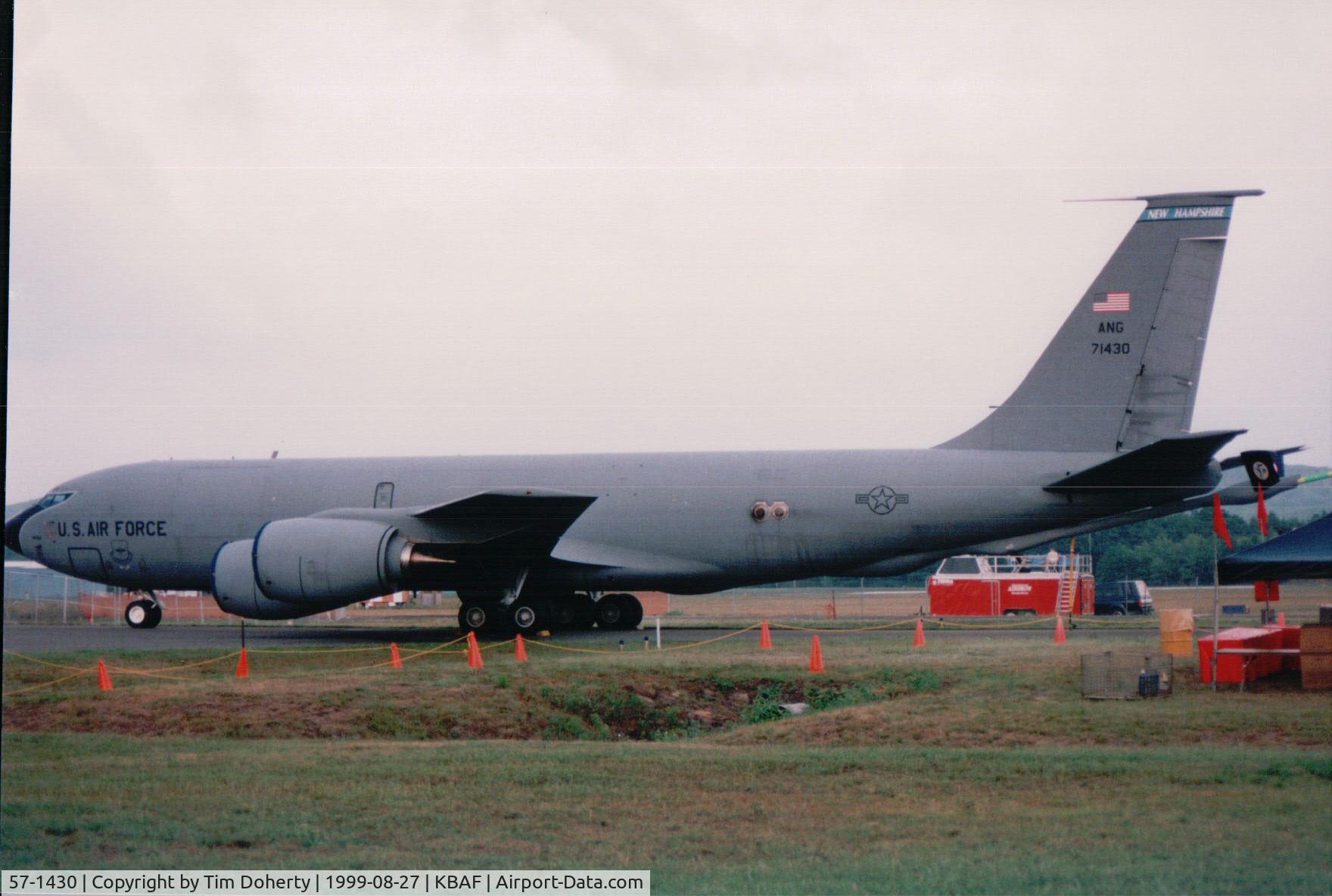 57-1430, 1957 Boeing KC-135R Stratotanker C/N 17501, 133 ARS KC-135R at Barnes ANGB, Westfield MA USA.