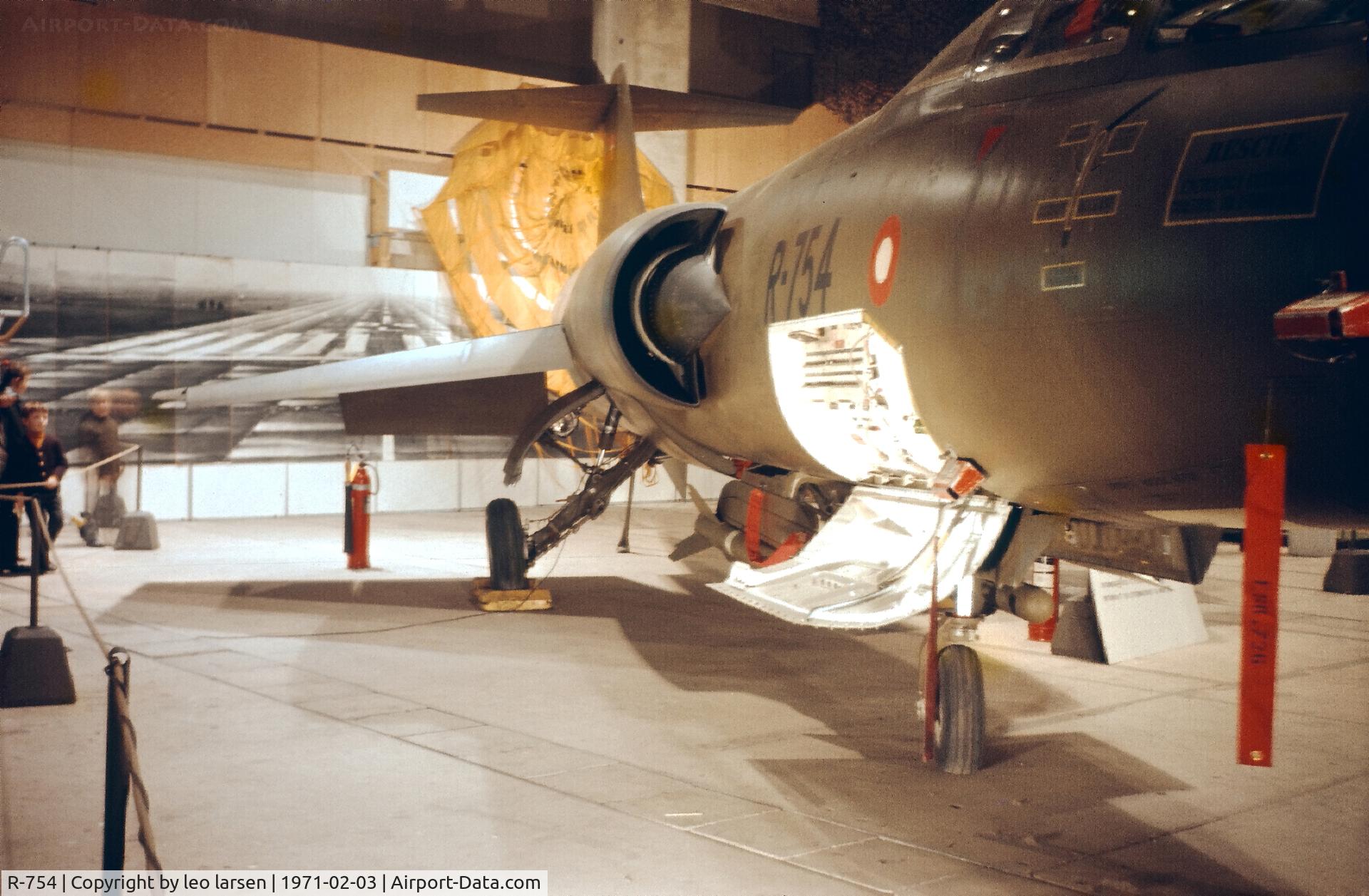 R-754, 1964 Lockheed F-104G Starfighter C/N 683D-6099, Copenhagen Bellacenteret 3.2.1971