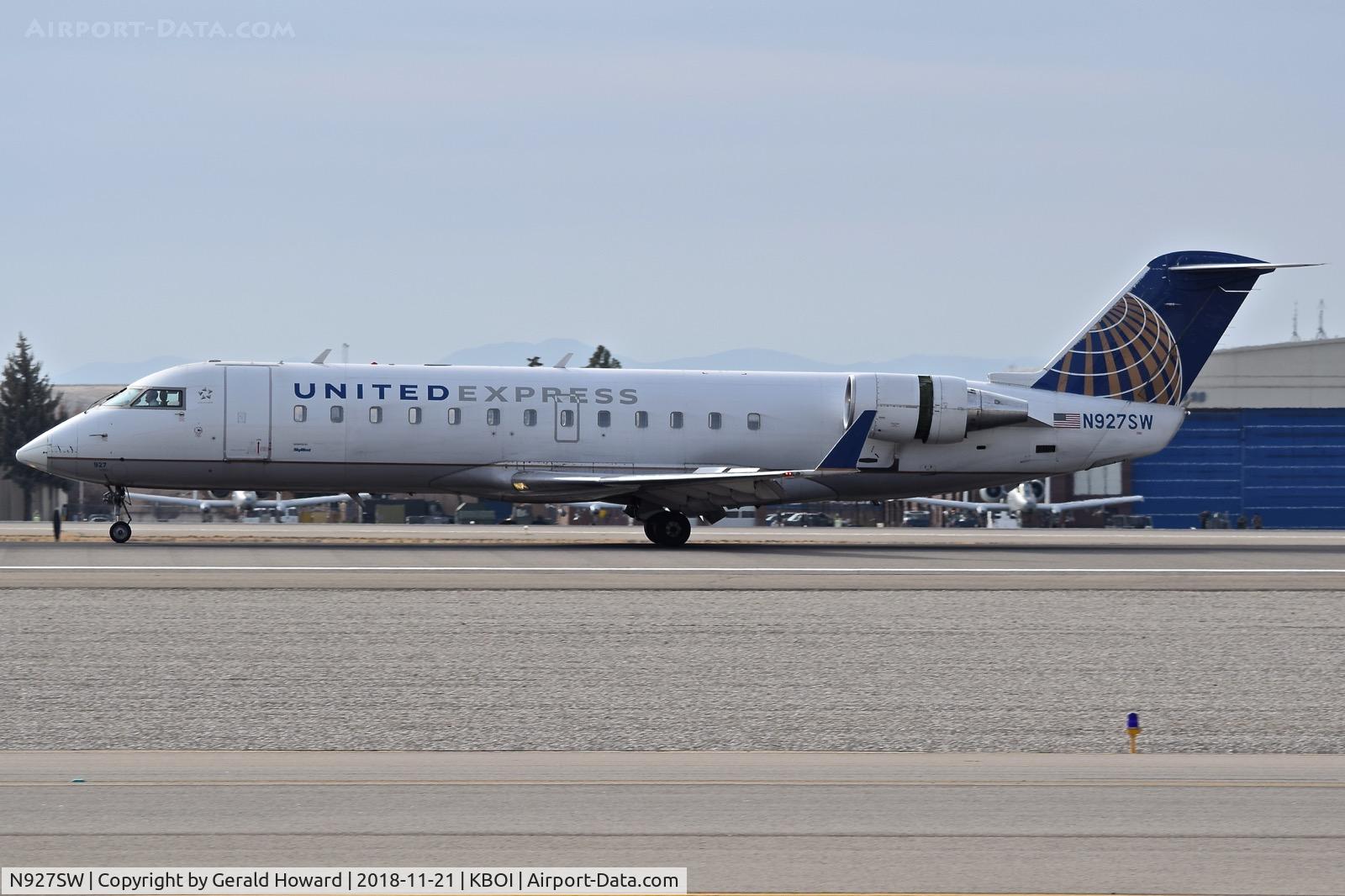 N927SW, 2002 Bombardier CRJ-200ER (CL-600-2B19) C/N 7693, Roll out on RWY 10L.