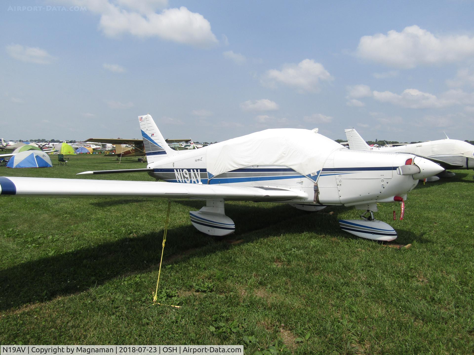 N19AV, 1981 Piper PA-28-161 C/N 28-8216106, at EAA 18