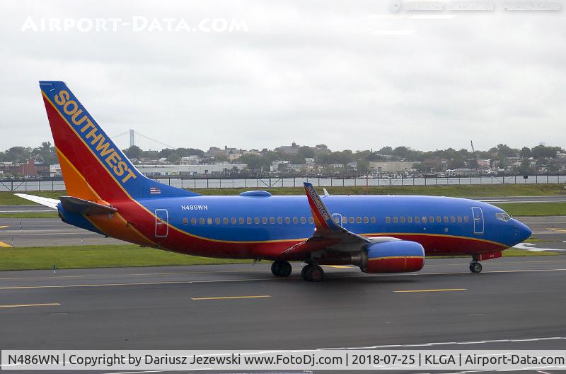 N486WN, 2004 Boeing 737-7H4 C/N 33852, Boeing 737-7H4 - Southwest Airlines  C/N 33852, N486WN