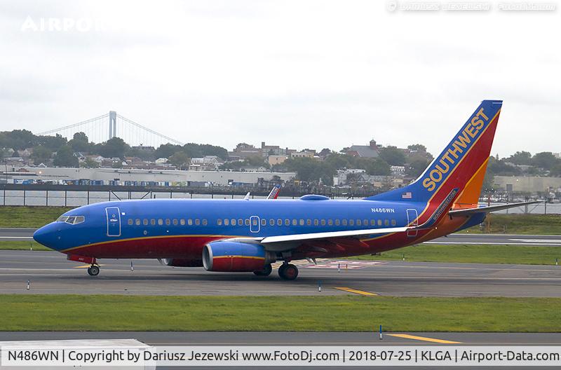 N486WN, 2004 Boeing 737-7H4 C/N 33852, Boeing 737-7H4 - Southwest Airlines  C/N 33852, N486WN