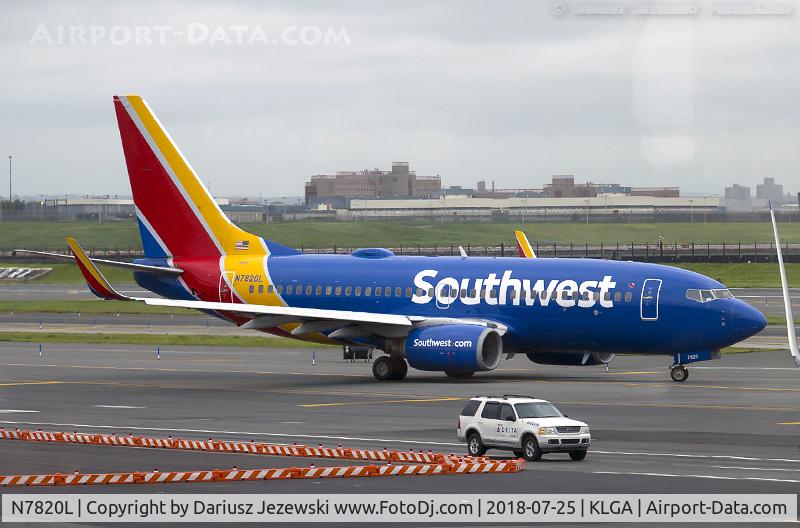 N7820L, 2002 Boeing 737-79P C/N 28253, Boeing 737-79P - Southwest Airlines  C/N 28253, N7820L