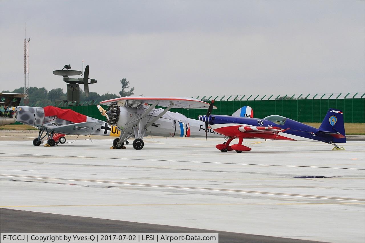 F-TGCJ, Extra EA-330SC C/N 05, Extra 330SC, French Air Force aerobatic team, Flight line, St Dizier-Robinson Air Base 113 (LFSI)