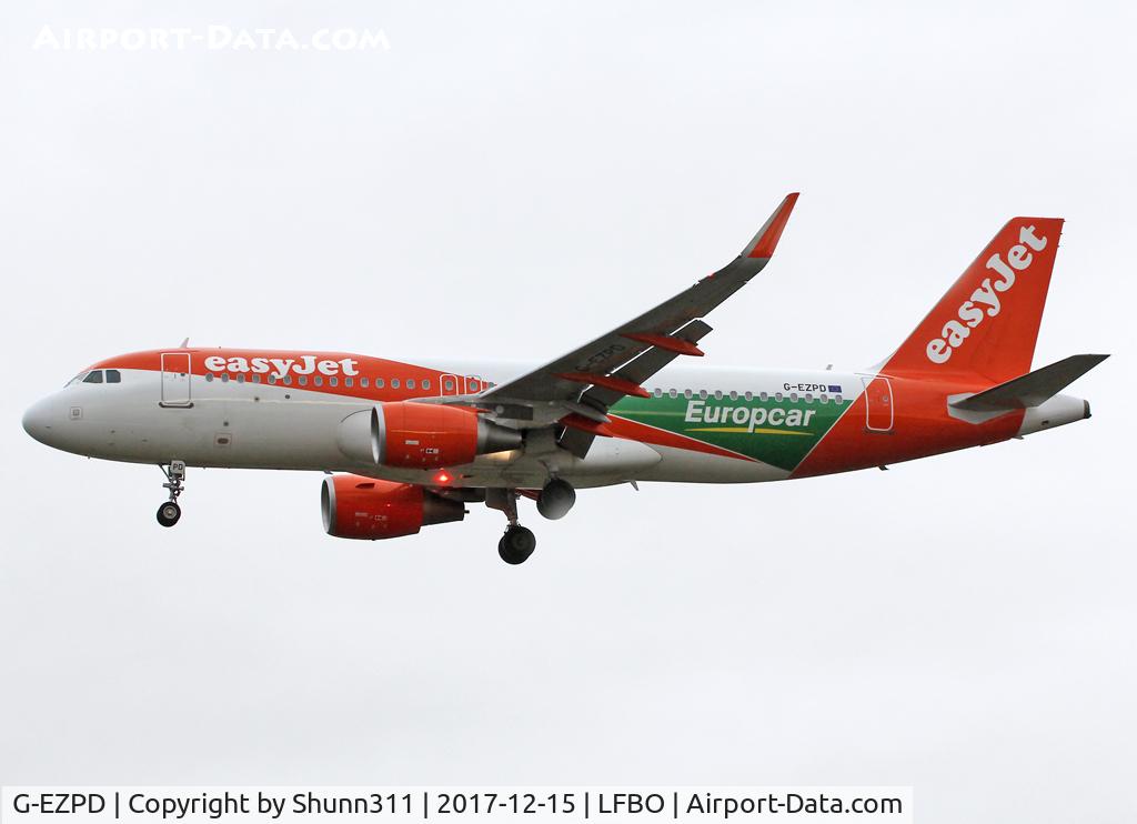 G-EZPD, 2015 Airbus A320-214 C/N 7040, Landing rwy 32L still in Europcar livery