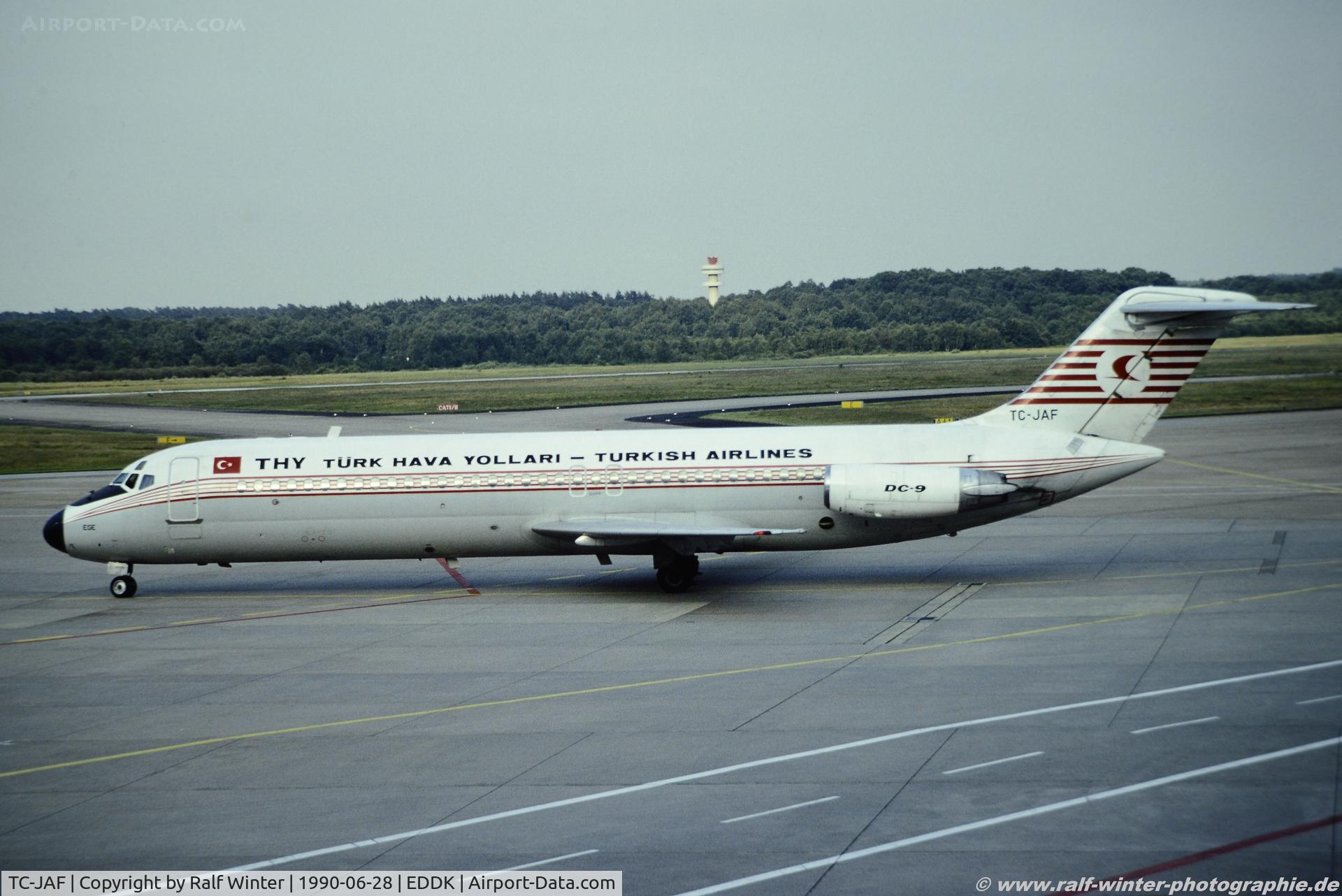 TC-JAF, 1965 Douglas DC-9-32 C/N 47451, Douglas DC-9-32 - TK THY Türk Hava Yollari Turkisch Airlines 'Ege O'. ex.N1795U - 47451 - TC-JAF - 28.06.1990 - CGN