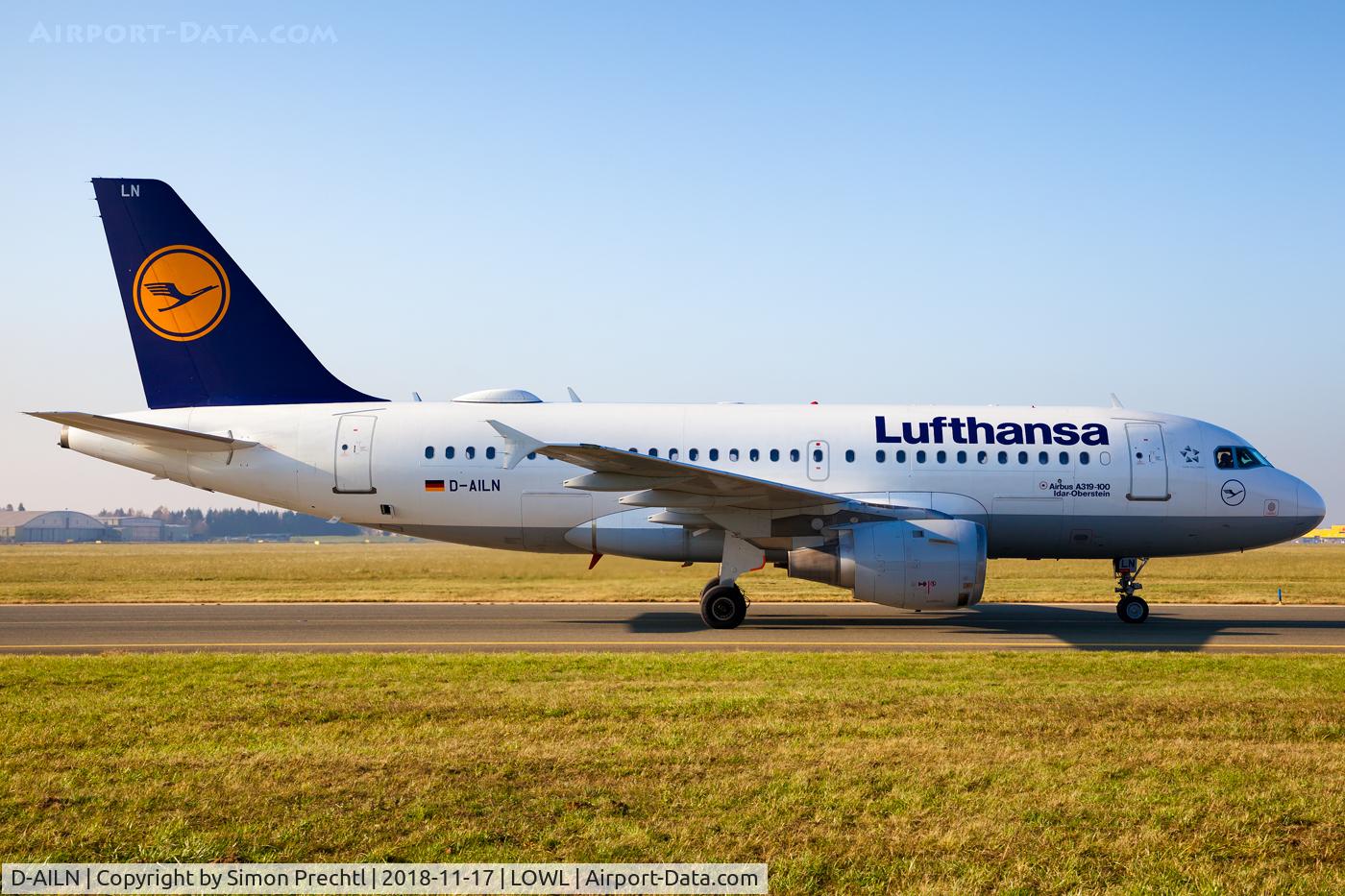 D-AILN, 1997 Airbus A319-114 C/N 700, D-AILN @ Linz Airport