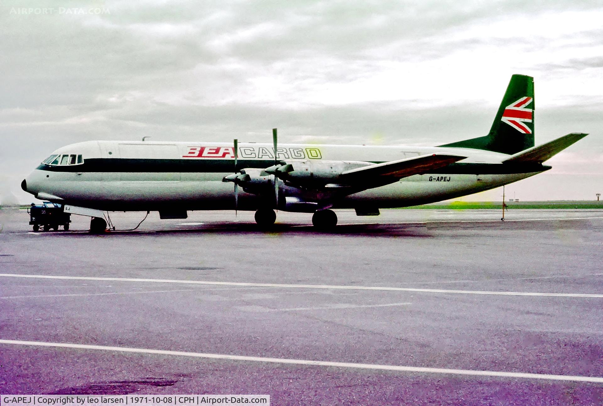 G-APEJ, 1961 Vickers V953C Merchantman C/N 713, Copenhagen 8.10.1971