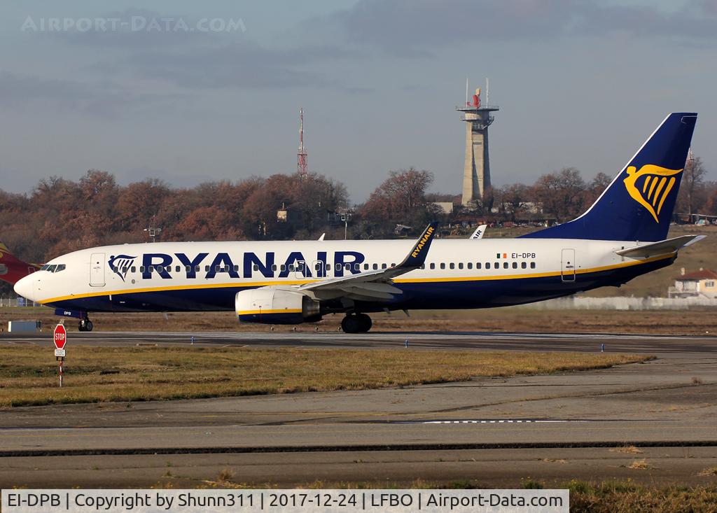 EI-DPB, 2006 Boeing 737-8AS C/N 33603, Lining up rwy 14L for departure