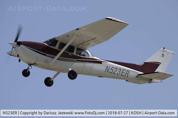 N523ER, 2001 Cessna 172S C/N 172S8925, Cessna 172S Skyhawk  C/N 172S8925, N523ER
