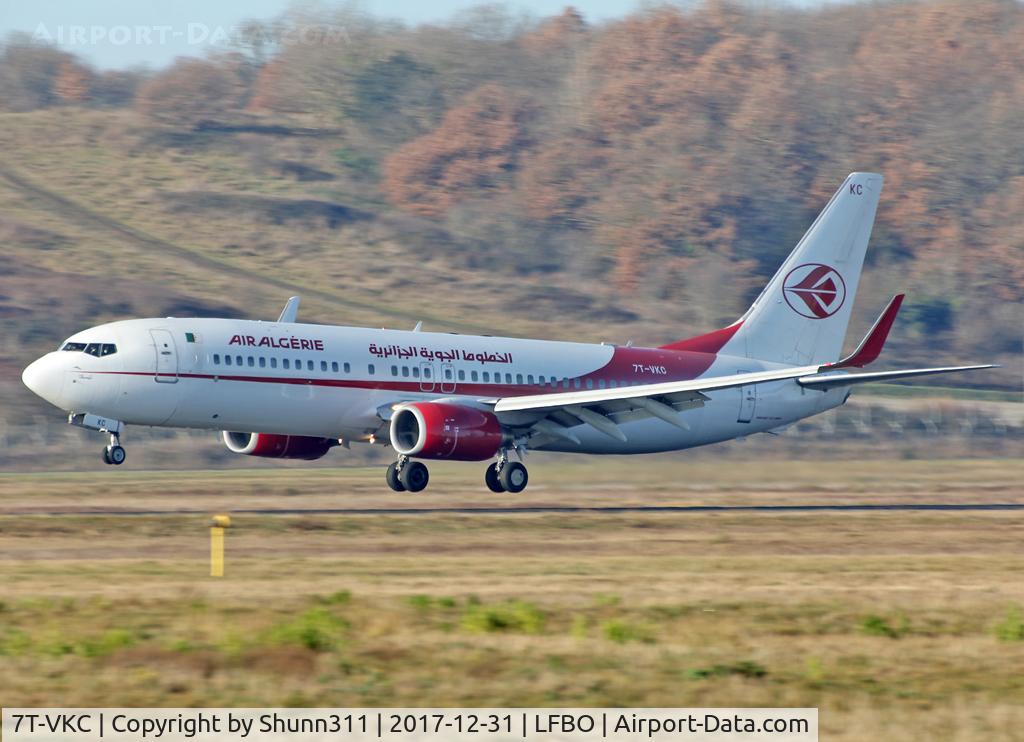 7T-VKC, 2005 Boeing 737-8D6 C/N 34166, Landing rwy 14R in modified new livery