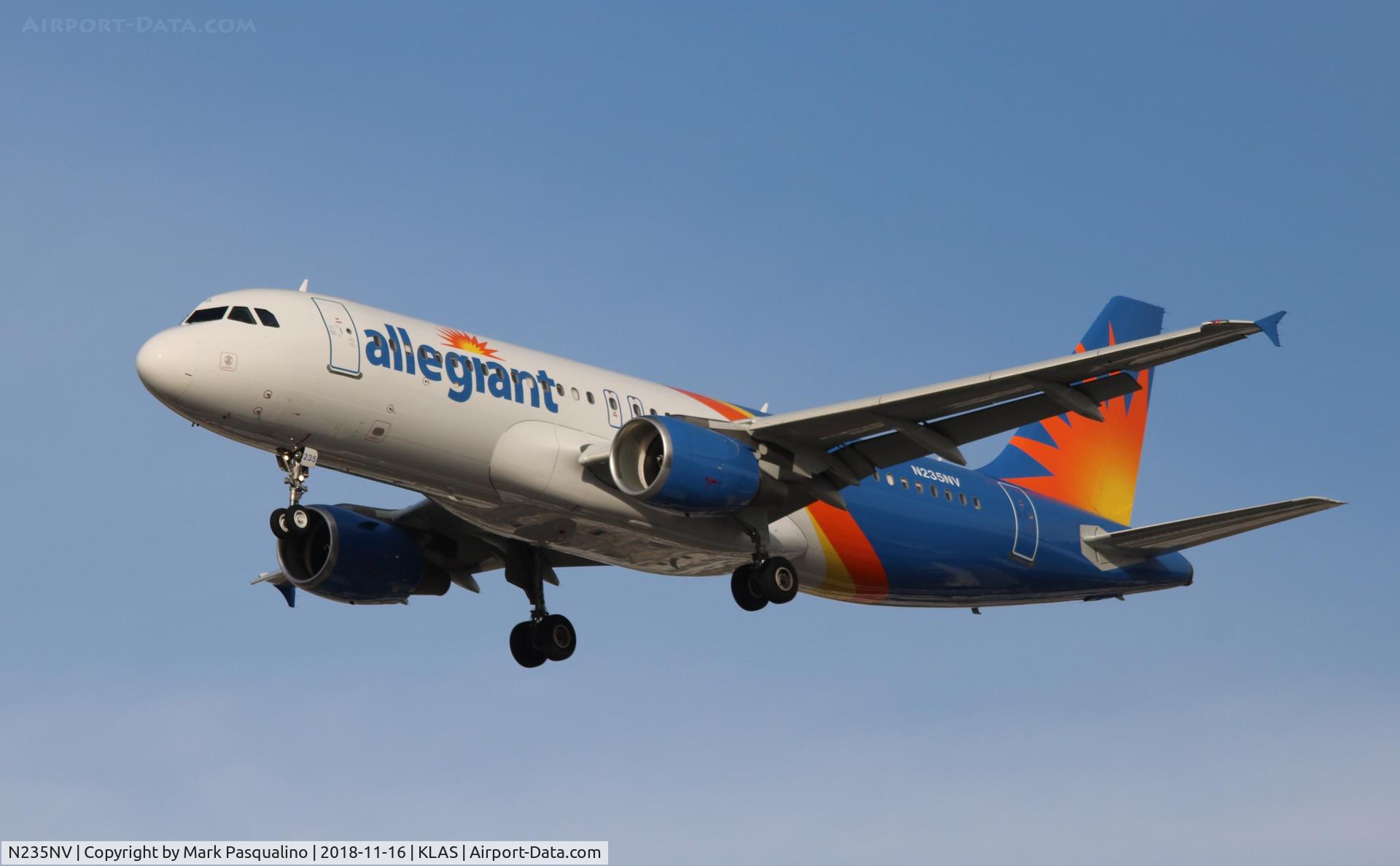 N235NV, 1999 Airbus A320-214 C/N 1130, Airbus A320-214