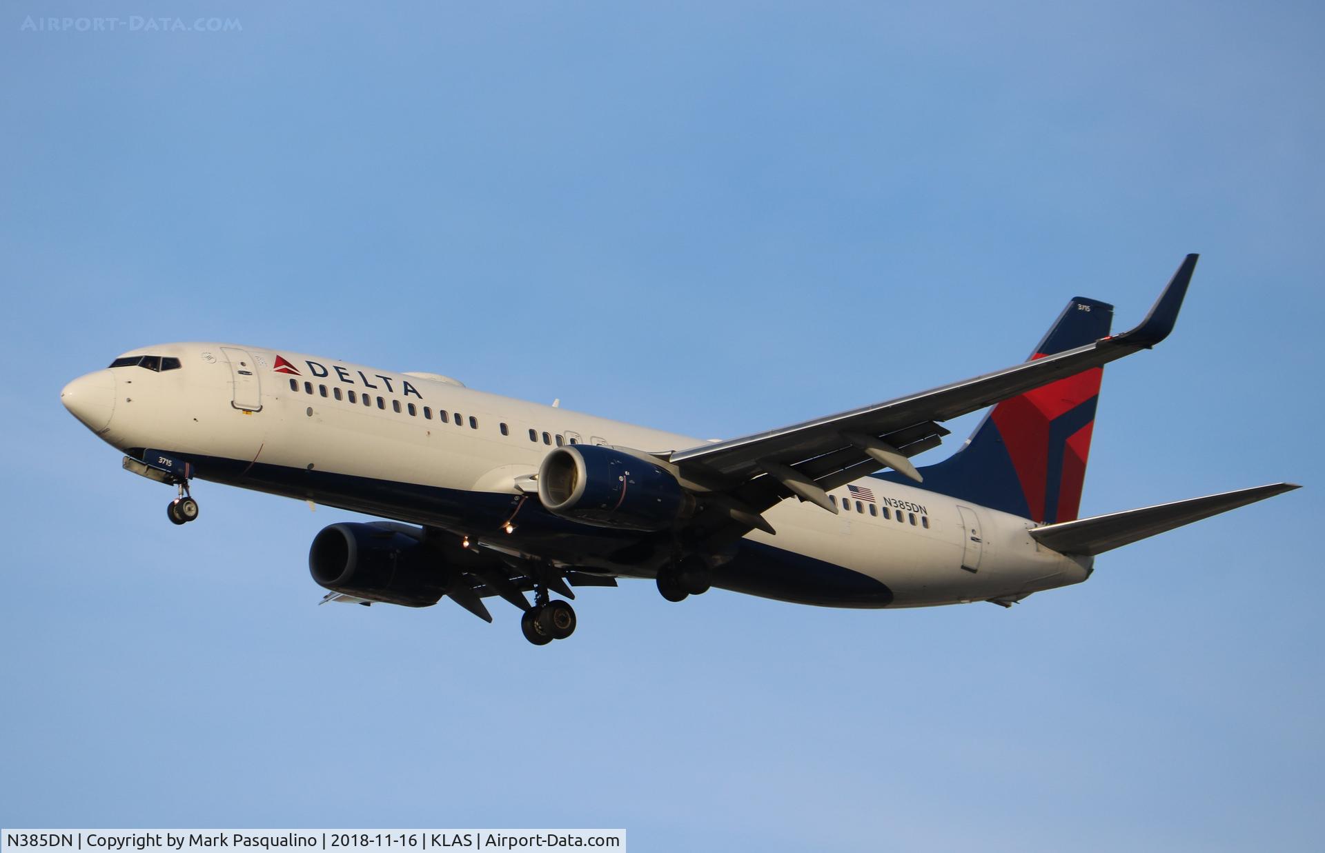 N385DN, 1999 Boeing 737-832 C/N 30348, Boeing 737-832