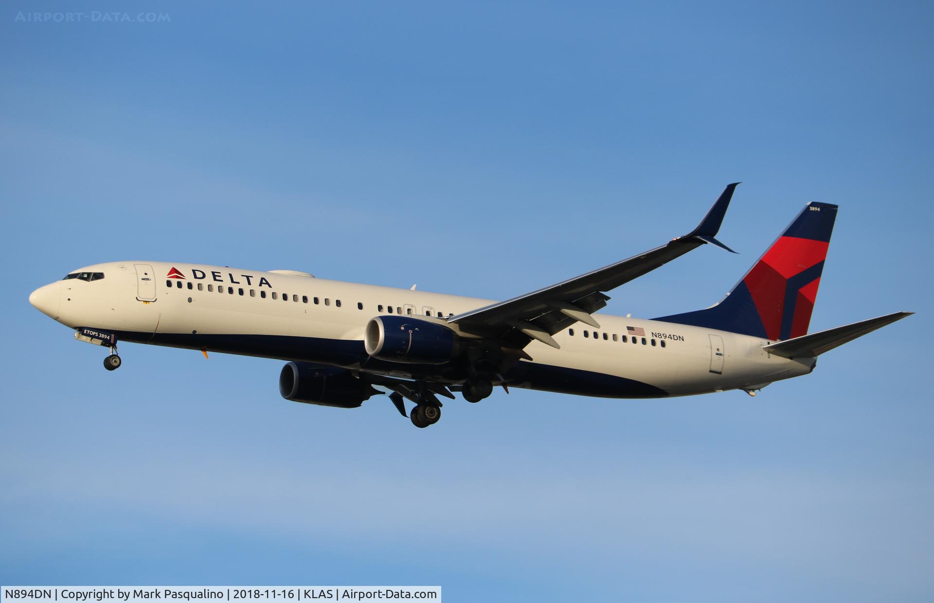 N894DN, 2018 Boeing 737-932/ER C/N 62776, Boeing 737-932ER