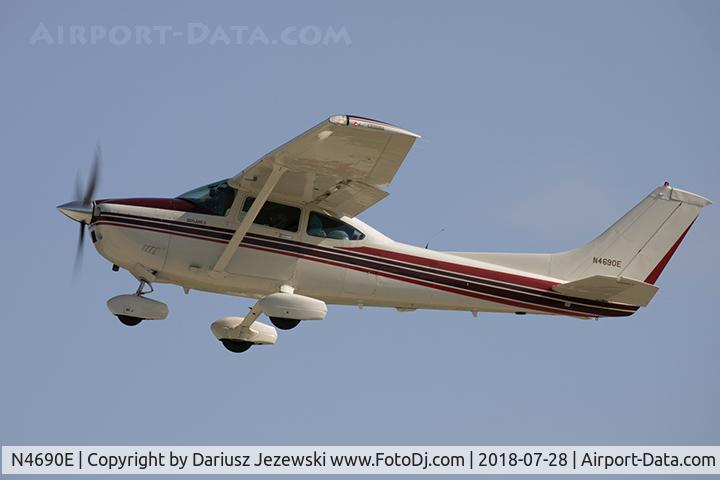 N4690E, 1982 Cessna 182R Skylane C/N 18268260, Cessna 182R Skylane  C/N 18268260, N4690E