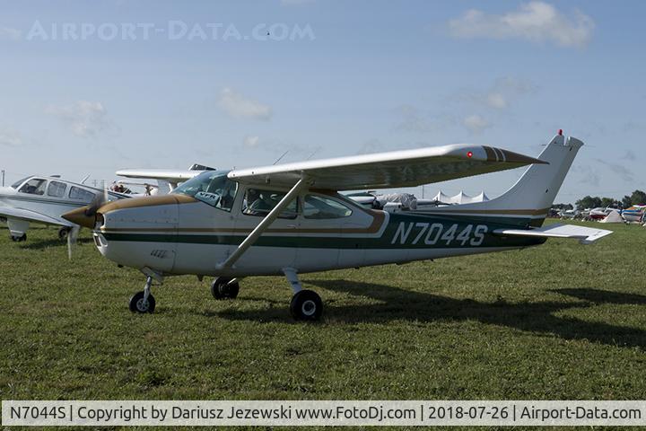 N7044S, 1976 Cessna 182P Skylane C/N 18265053, Cessna 182P Skylane  C/N 18265053, N7044S