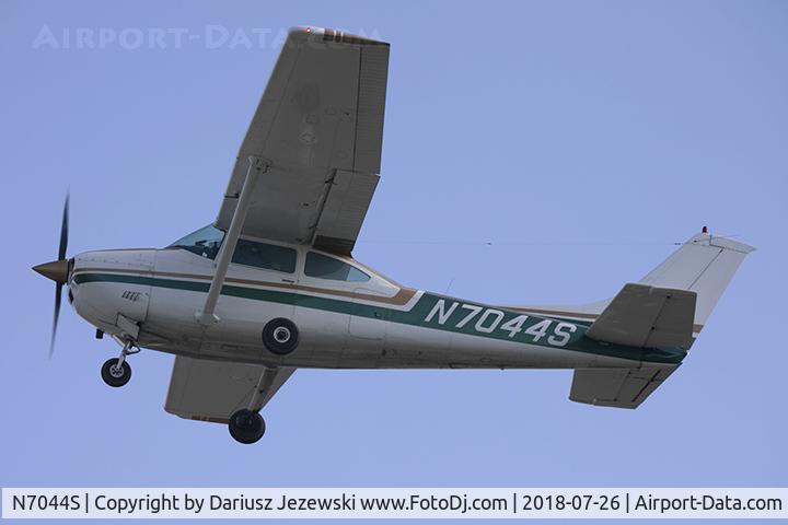 N7044S, 1976 Cessna 182P Skylane C/N 18265053, Cessna 182P Skylane  C/N 18265053, N7044S