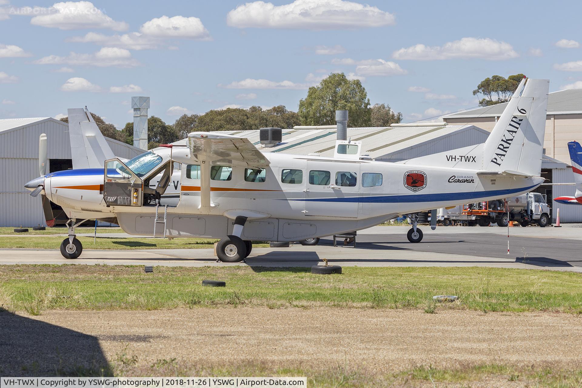 VH-TWX, 1997 Cessna 208B Grand Caravan C/N 208B-0648, Kimberly Air (VH-TWX) Cessna 208B Grand Caravan, operating for NSW NPWS as PARK AIR 6, at Wagga Wagga Airport