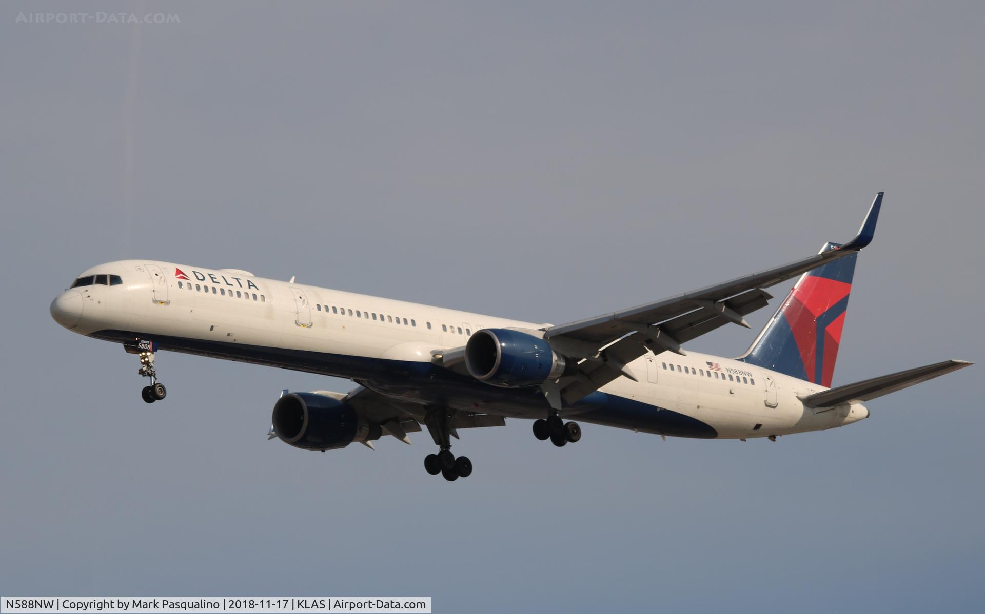 N588NW, 2003 Boeing 757-351 C/N 32988, Boeing 757-351