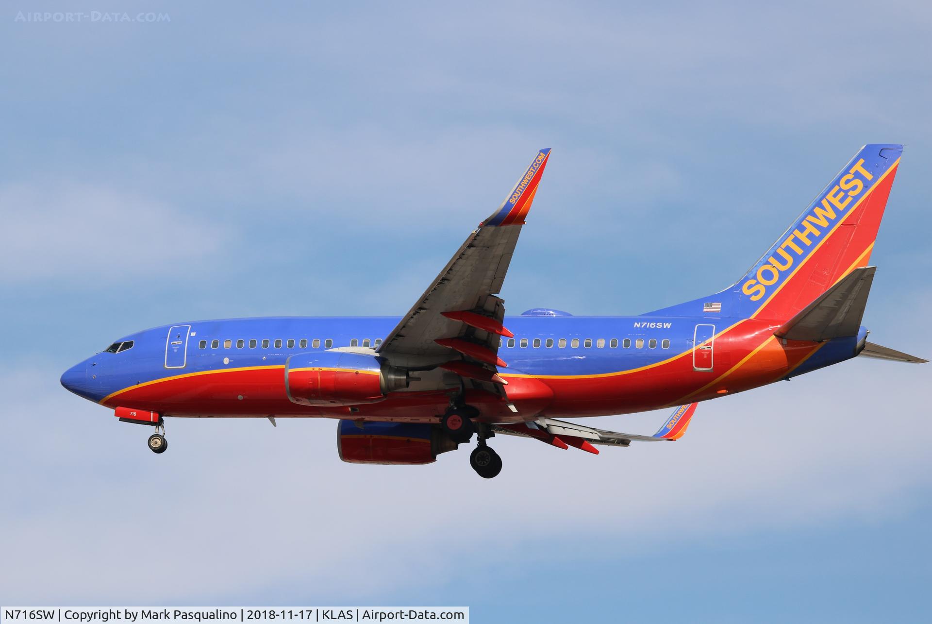 N716SW, 1998 Boeing 737-7H4 C/N 27850, Boeing 737-7H4