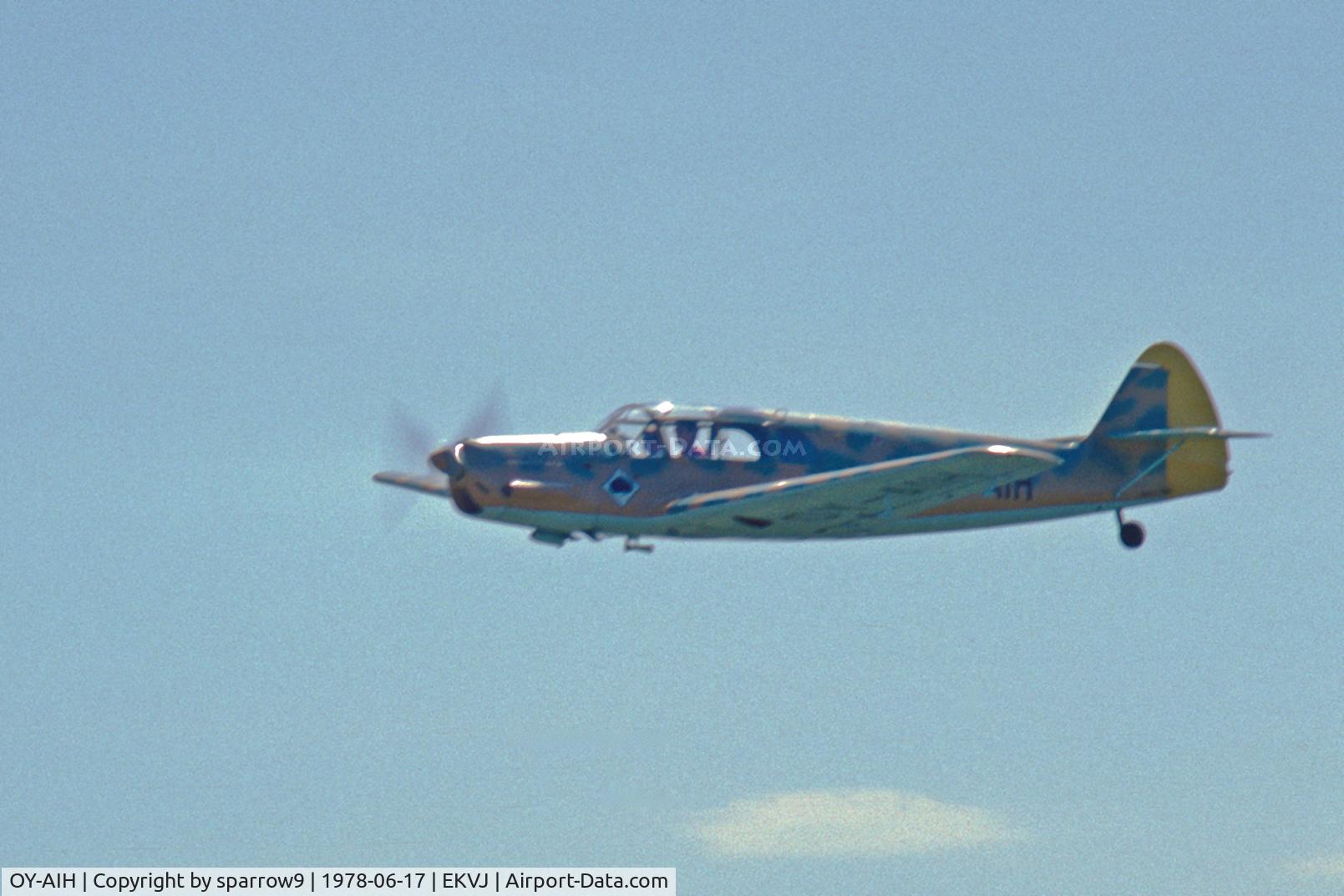 OY-AIH, 1937 Messerschmitt Bf-108 Taifun C/N 1561, In flight. KZ-Rally Stauning 1978. Scanned from a slide.