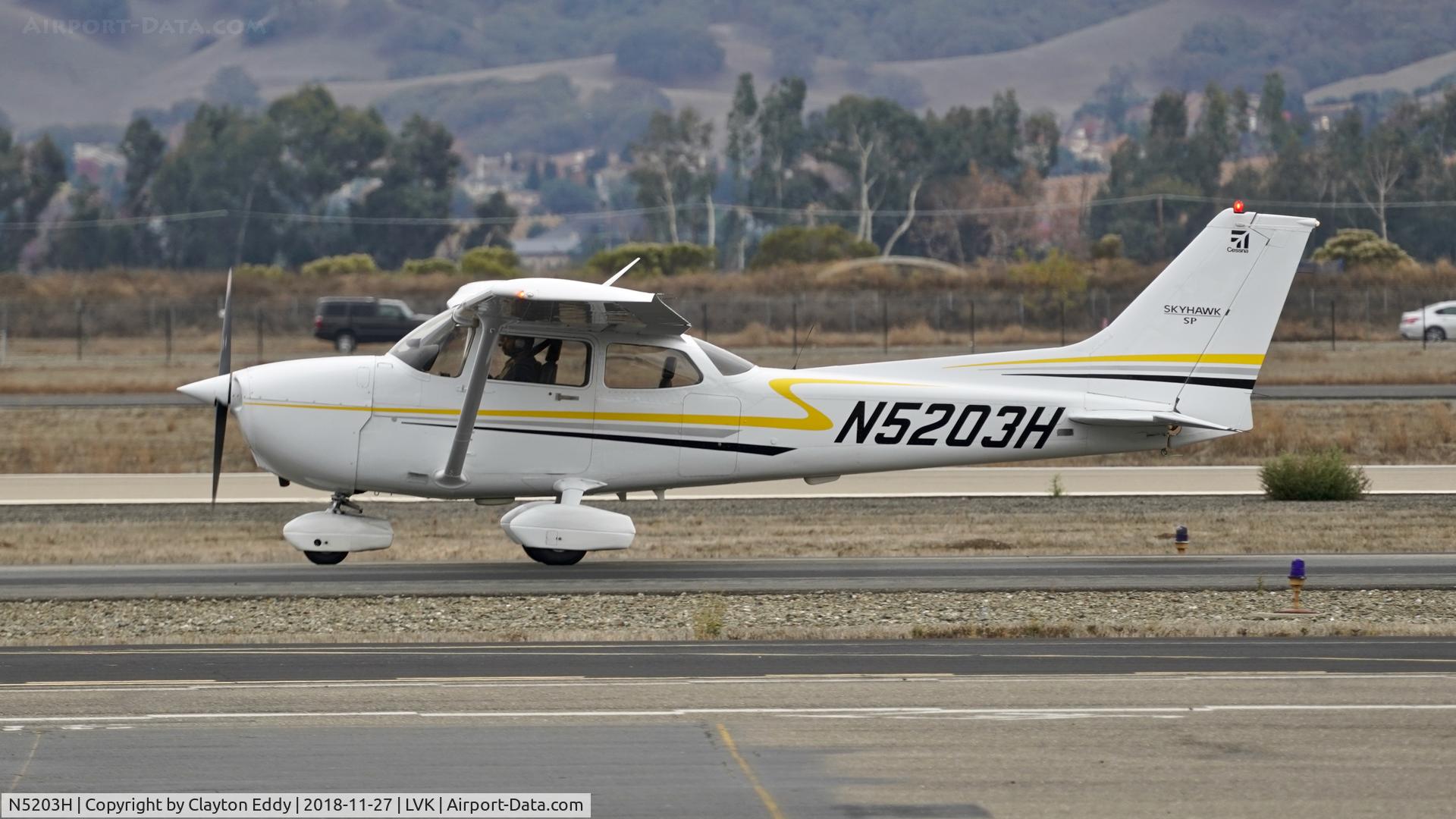 N5203H, 2004 Cessna 172S C/N 172S9732, Livermore Airport California 2018.