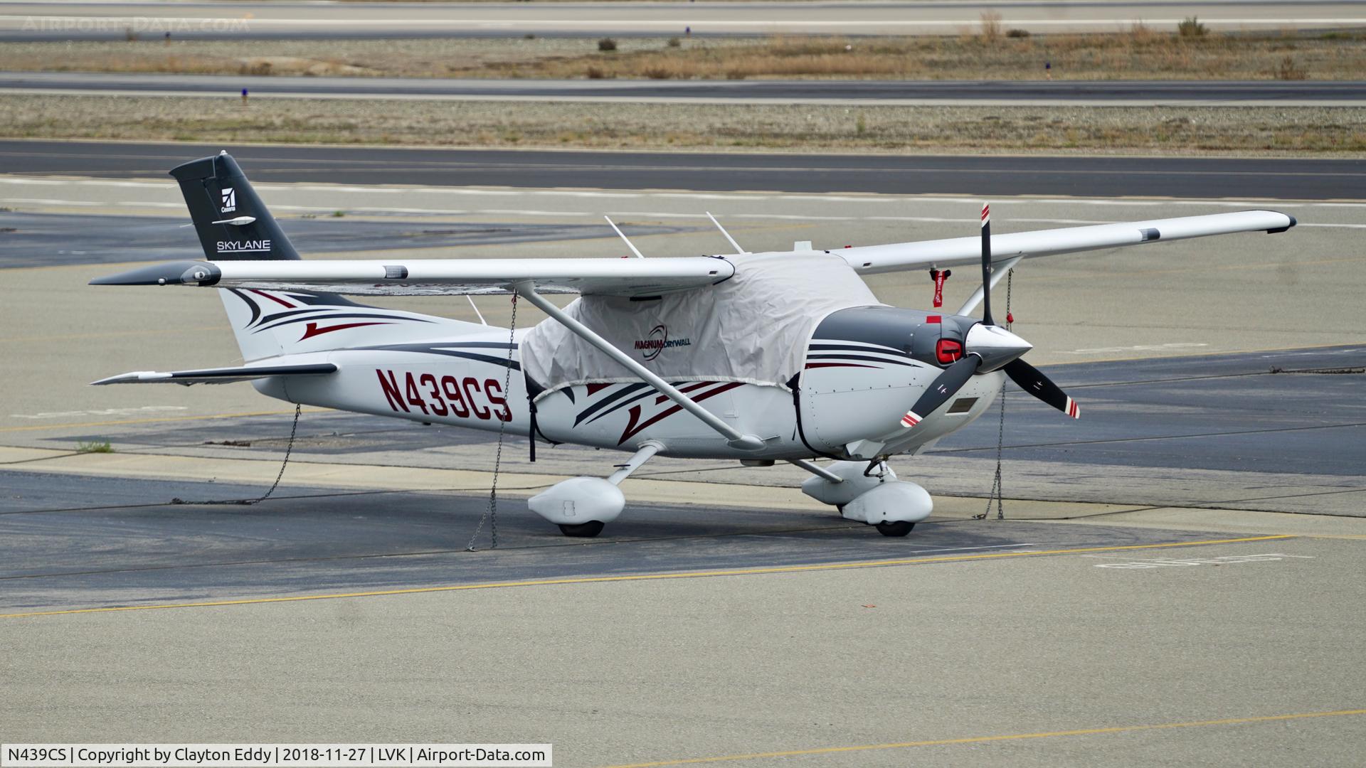 N439CS, 2016 Cessna 182T Skylane C/N 18282429, Livermore Airport California 2018.