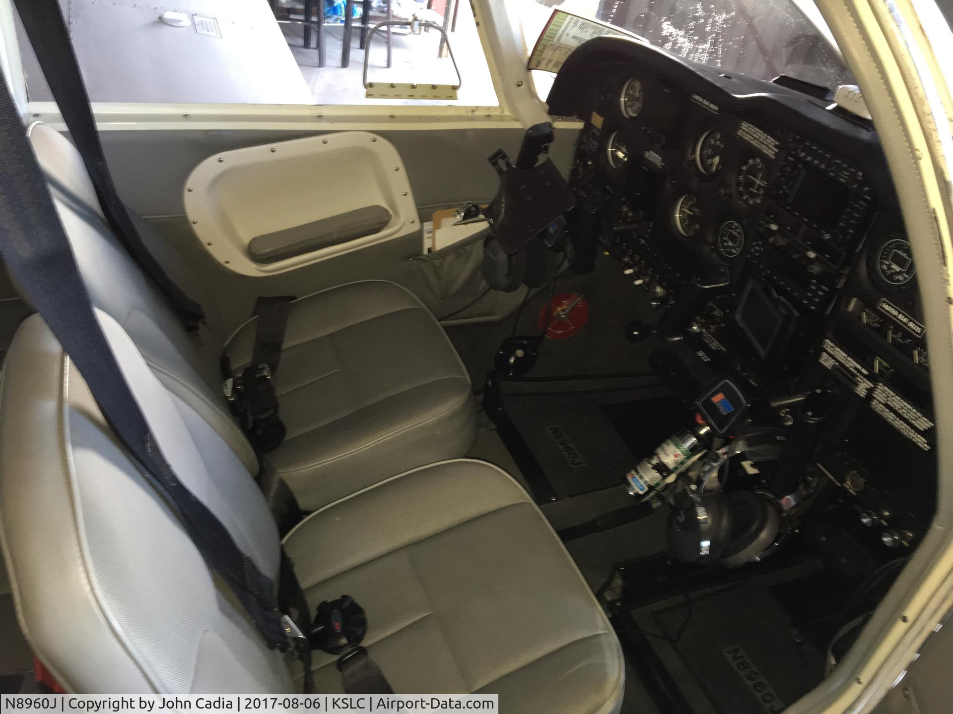 N8960J, 1965 Piper PA-28-180 C/N 28-2982, Refurbished interior