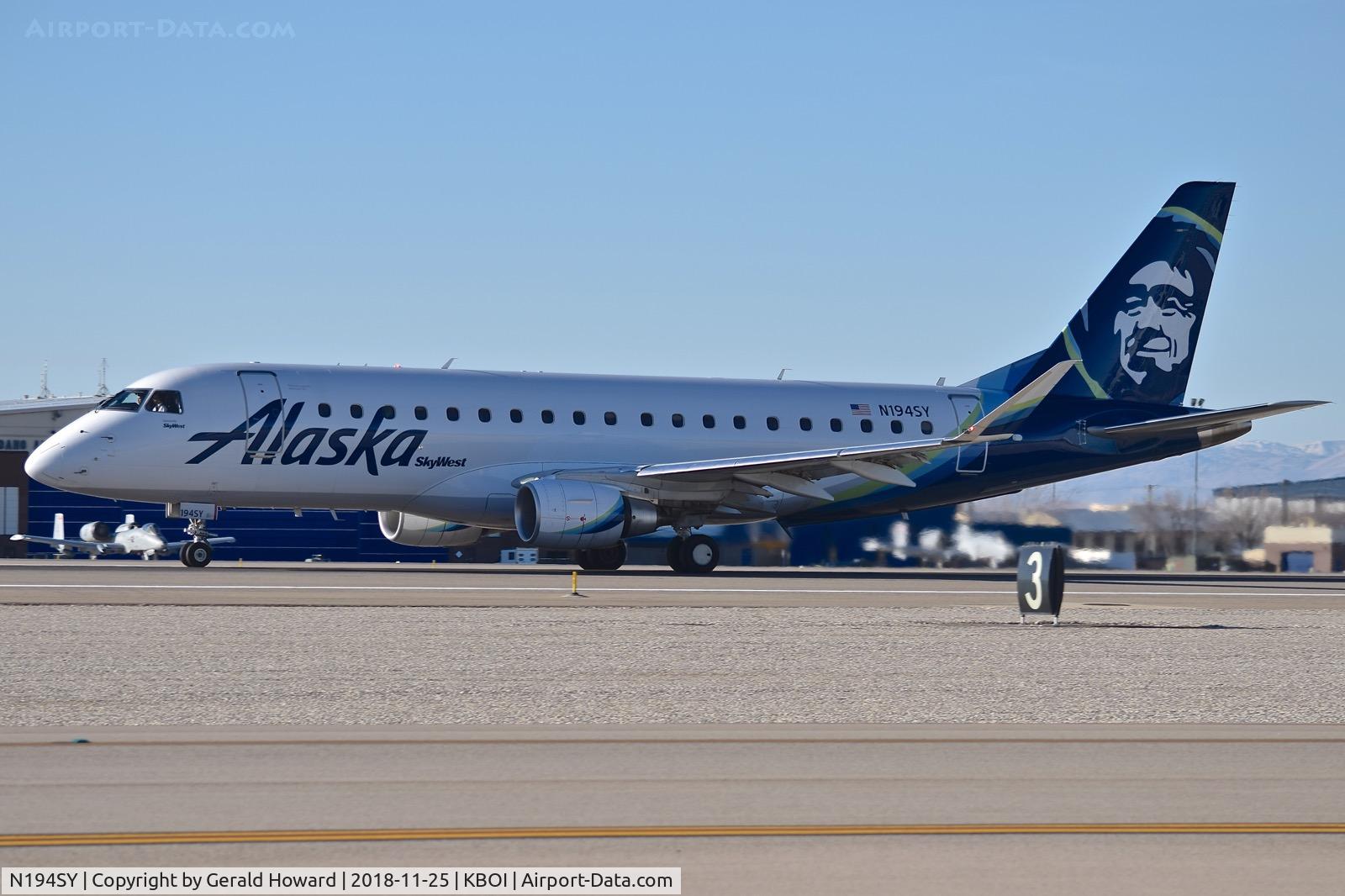 N194SY, 2017 Embraer 175LR (ERJ-170-200LR) C/N 17000693, Take off run from RWY 10L.