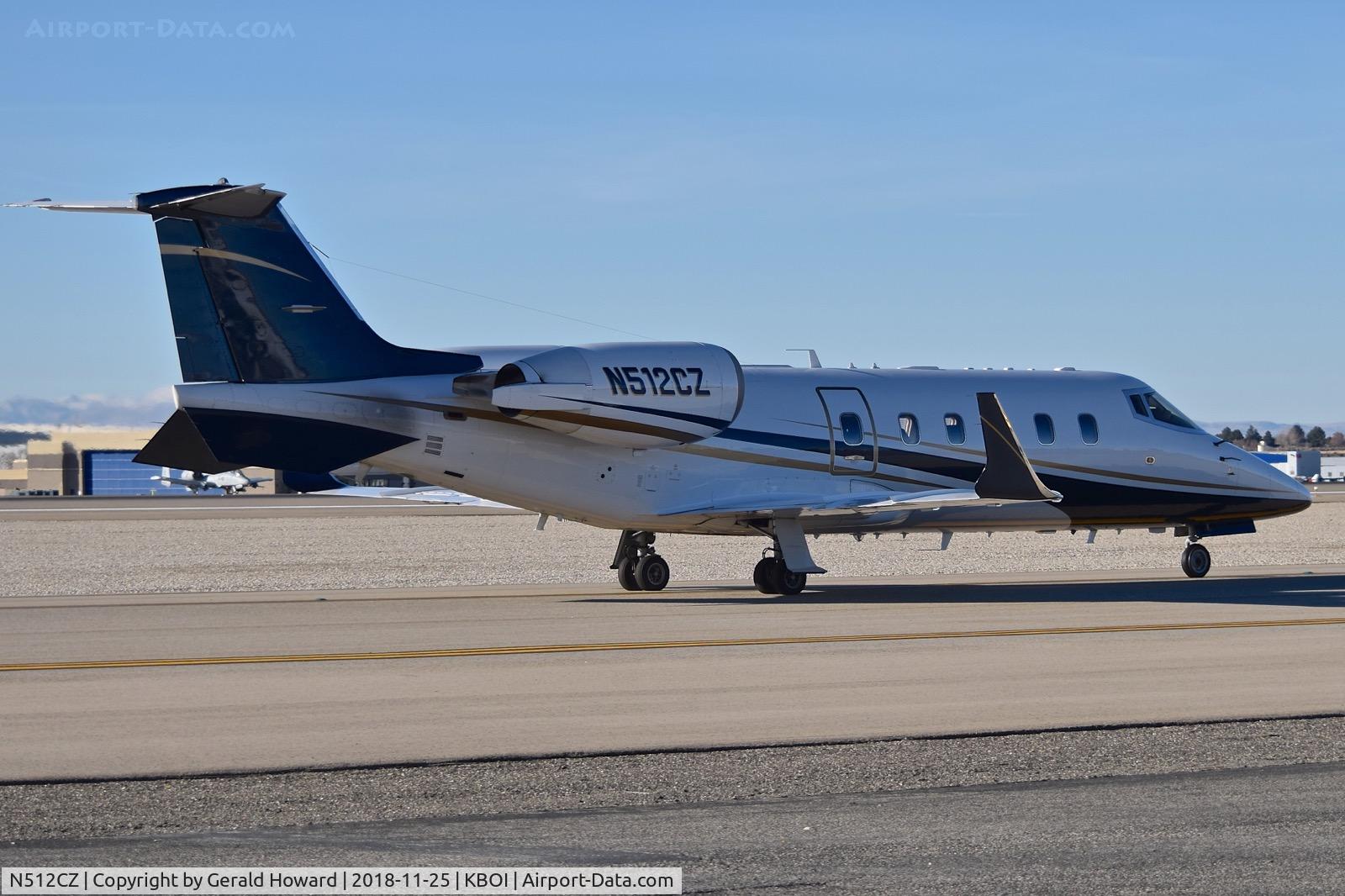 N512CZ, 2001 Learjet 60 C/N 210, Taxiing on Alpha.