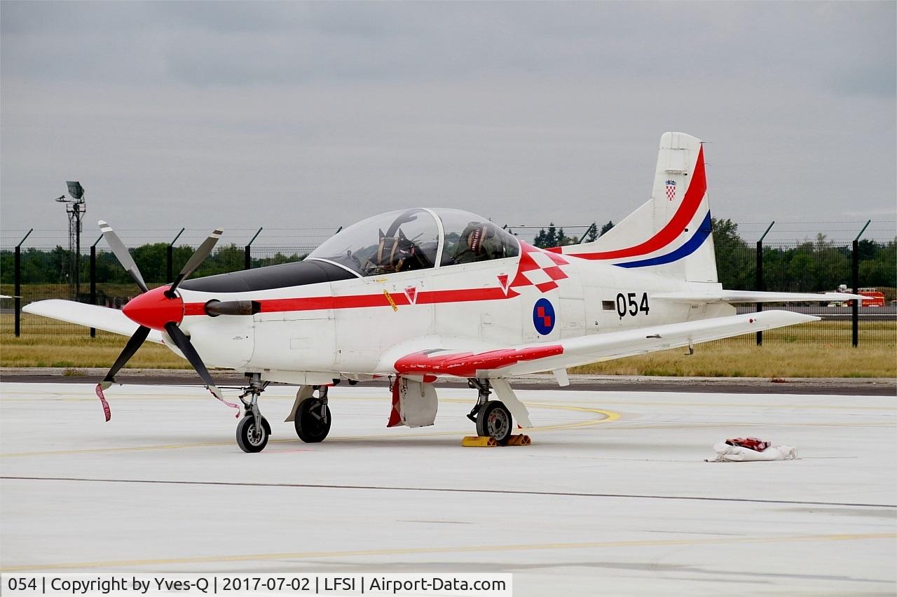 054, Pilatus PC-9M C/N 617, Pilatus PC-9M, Croatian Air Force aerobatic team, Flight line, St Dizier-Robinson Air Base 113 (LFSI) Open day 2017