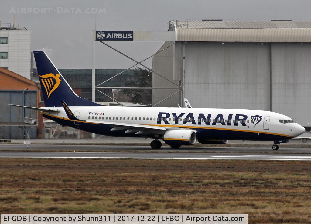 EI-GDB, 2017 Boeing 737-800 C/N 44799, Taxiing holding point rwy 32R for departure... Now re-registered in Poland under Ryanair Sun.