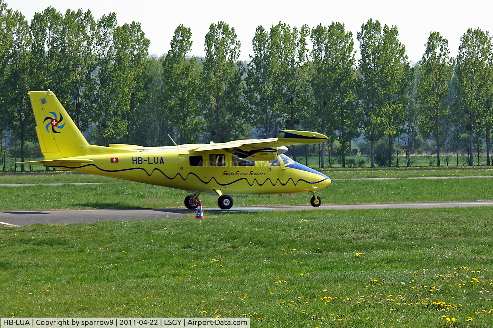 HB-LUA, 2006 Vulcanair P-68C C/N 437, At Yveron airfield